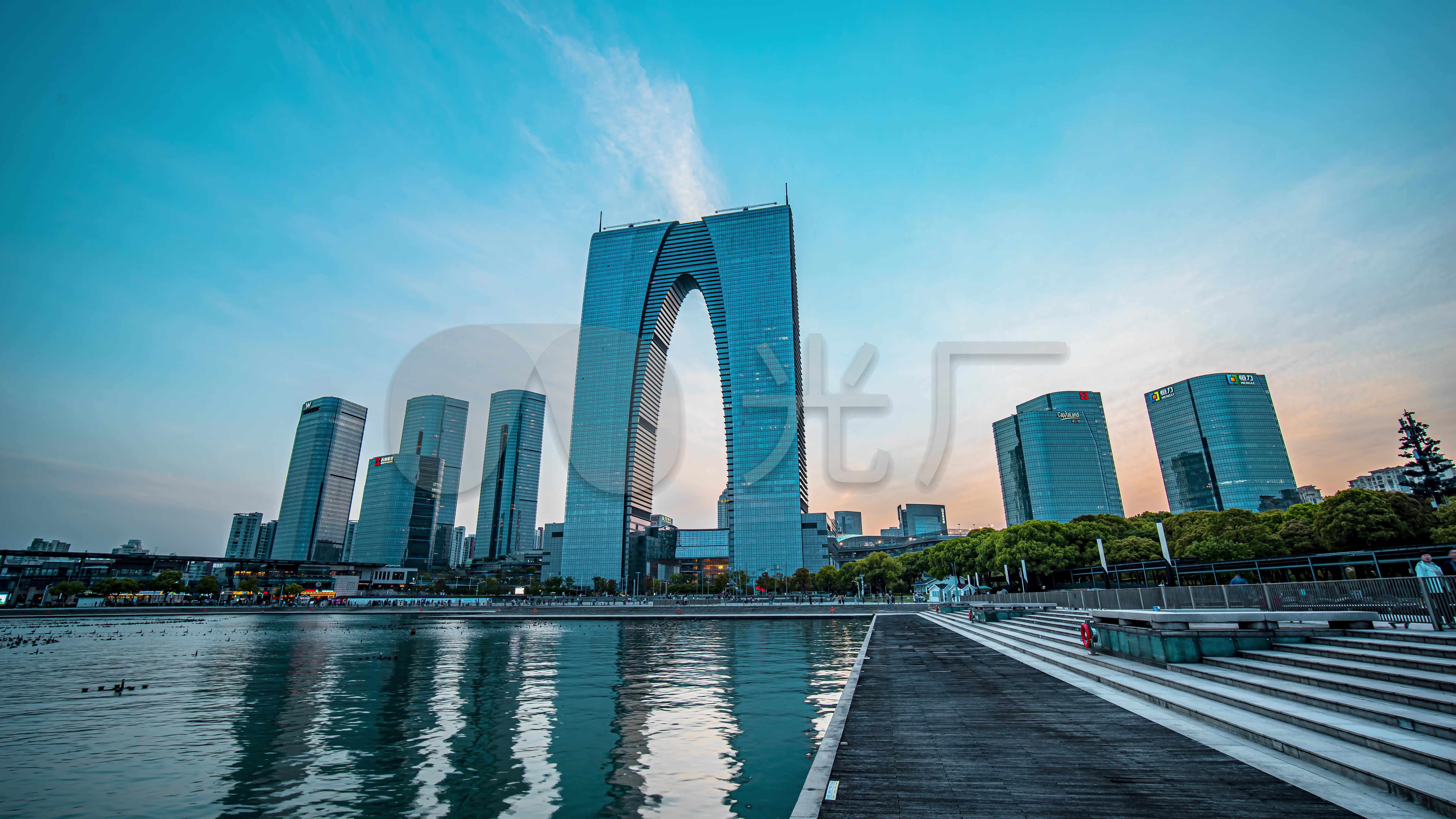 8k延时江苏苏州东方之门日转夜cbd素材_7680x4320_高清视频素材下载