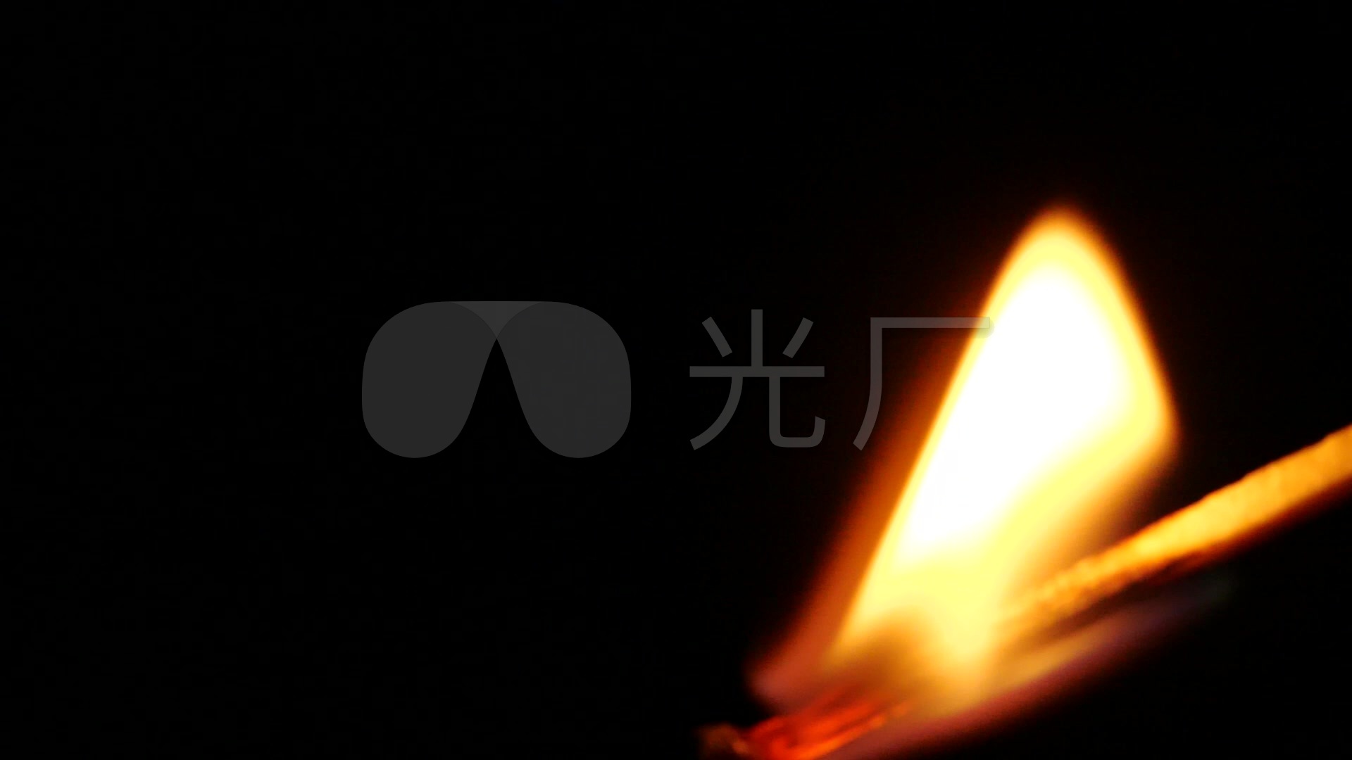 黑暗中搽火柴点燃火柴【侵权必究】_1920x1080_高清