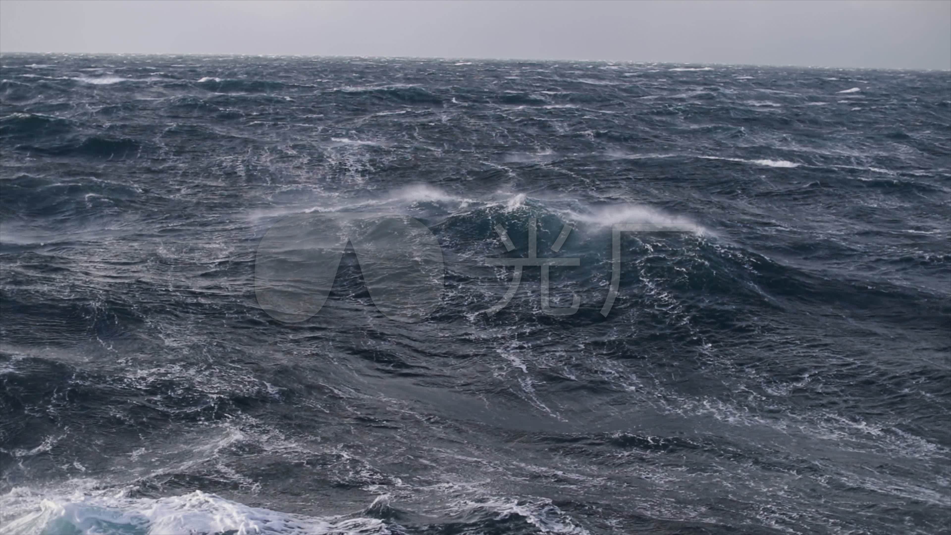 狂风暴雨的大海