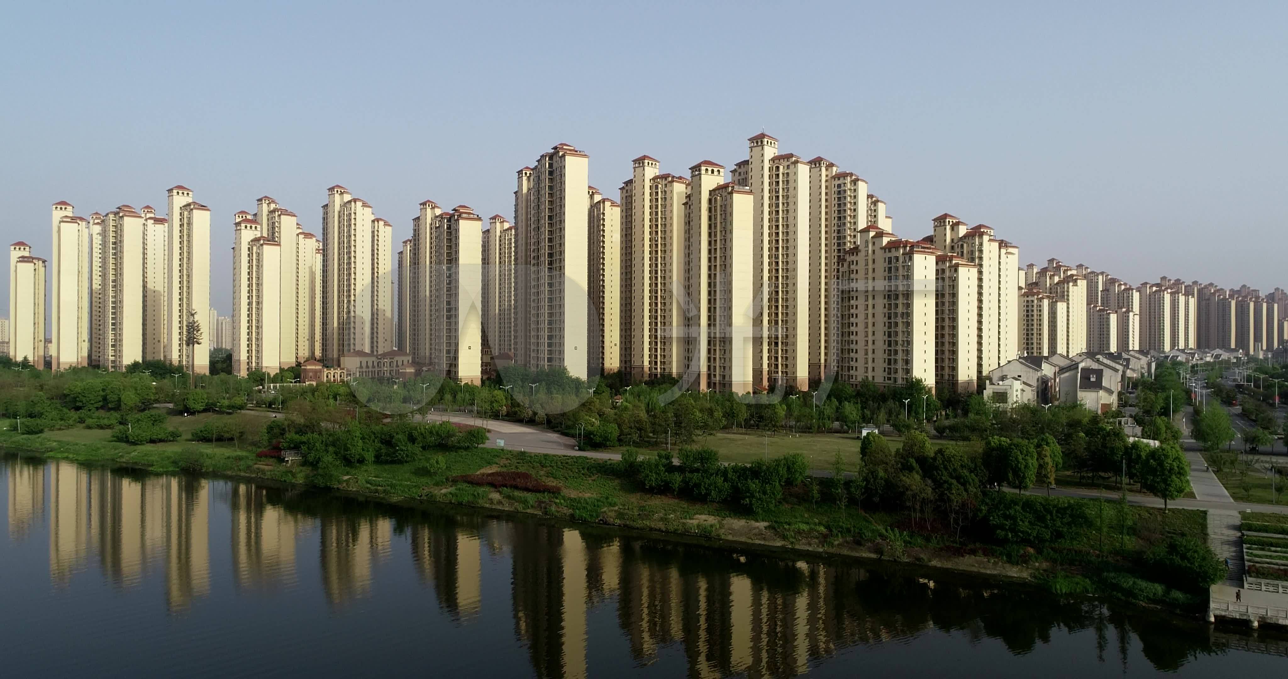 航拍襄阳东津新区东津世纪城城市风光_4096x2160_高清视频素材下载
