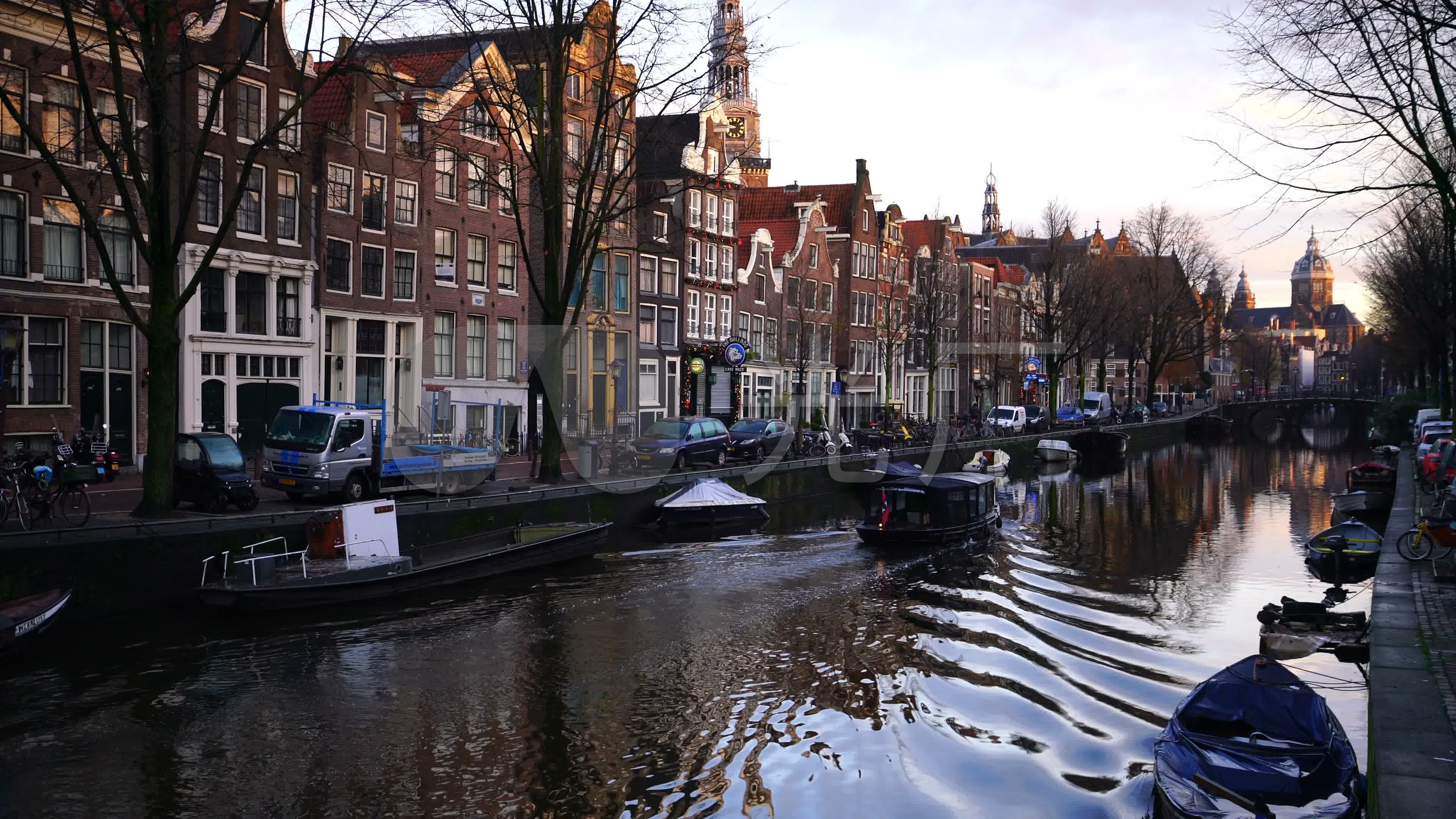 阿姆斯特丹运河和典型的荷兰房屋景观_3840x2160_高清视频素材下载