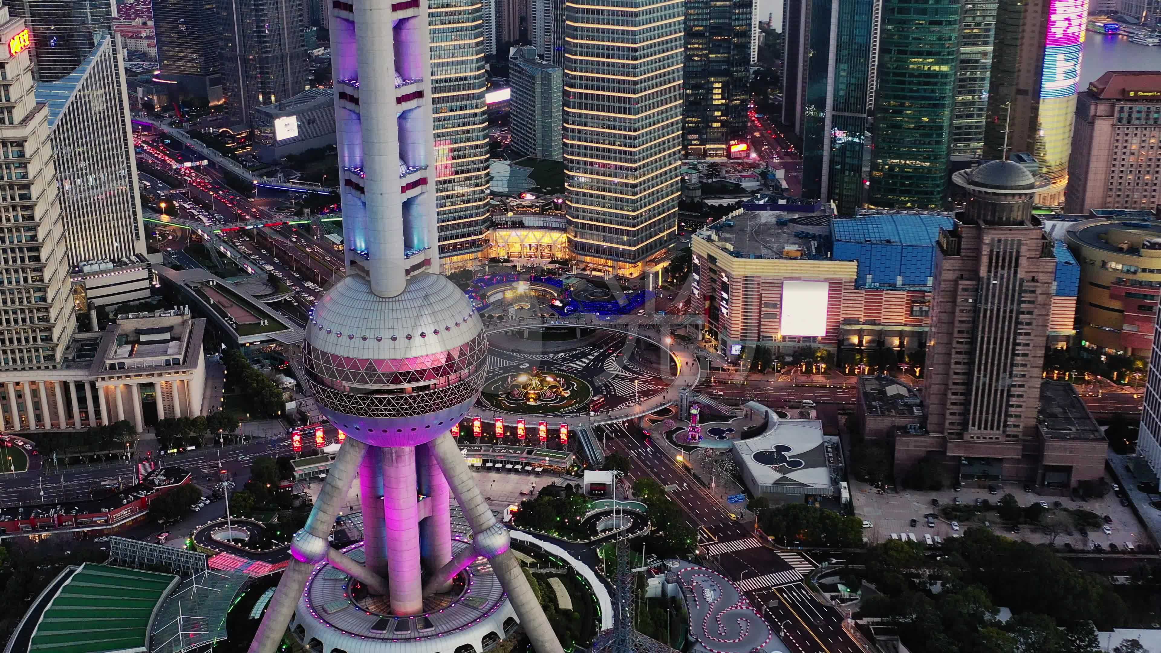 陆家嘴夜景圆形天桥中景航拍