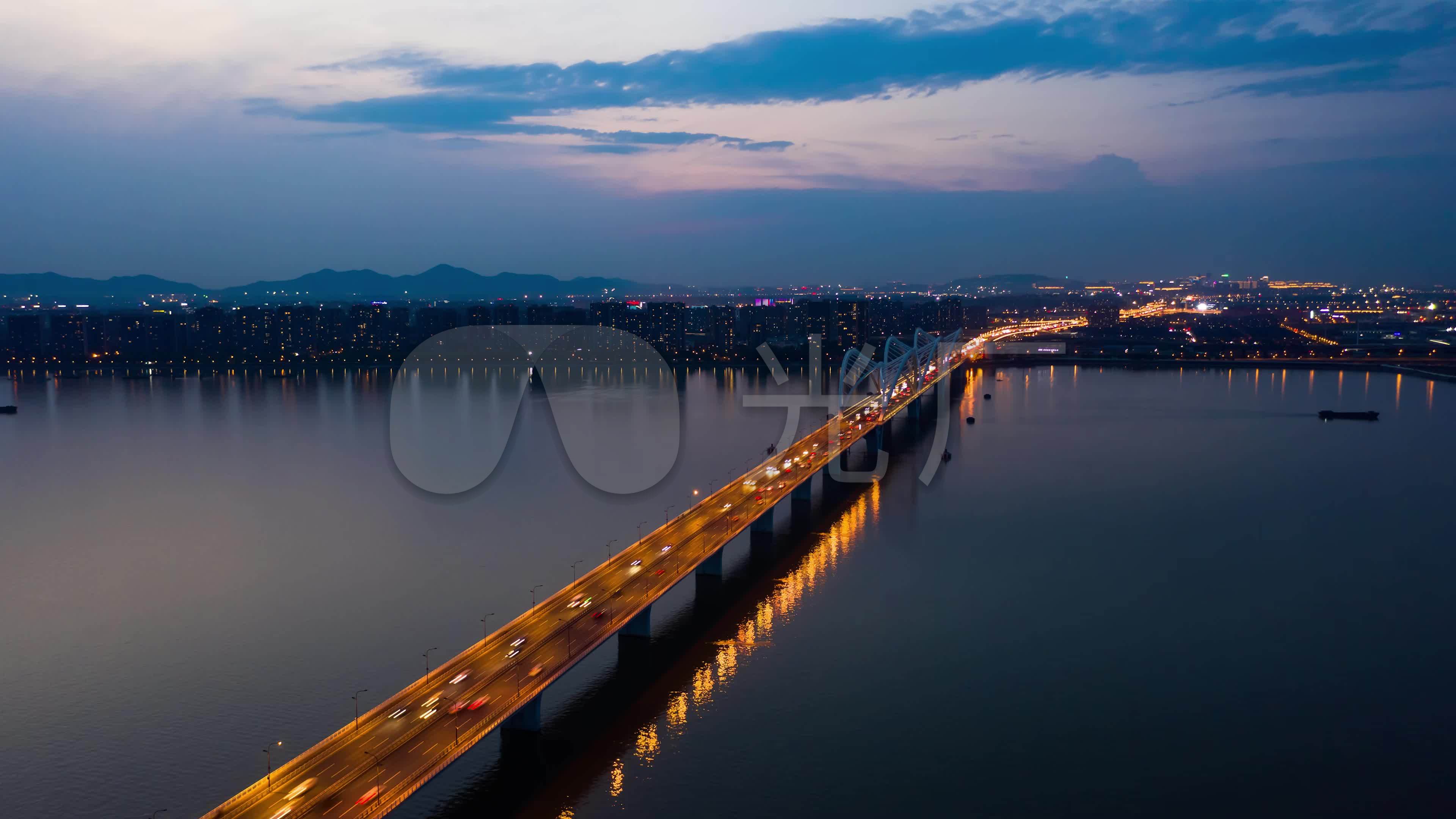 4k航拍杭州钱塘江九堡大桥日转夜延时摄影_3840x2160