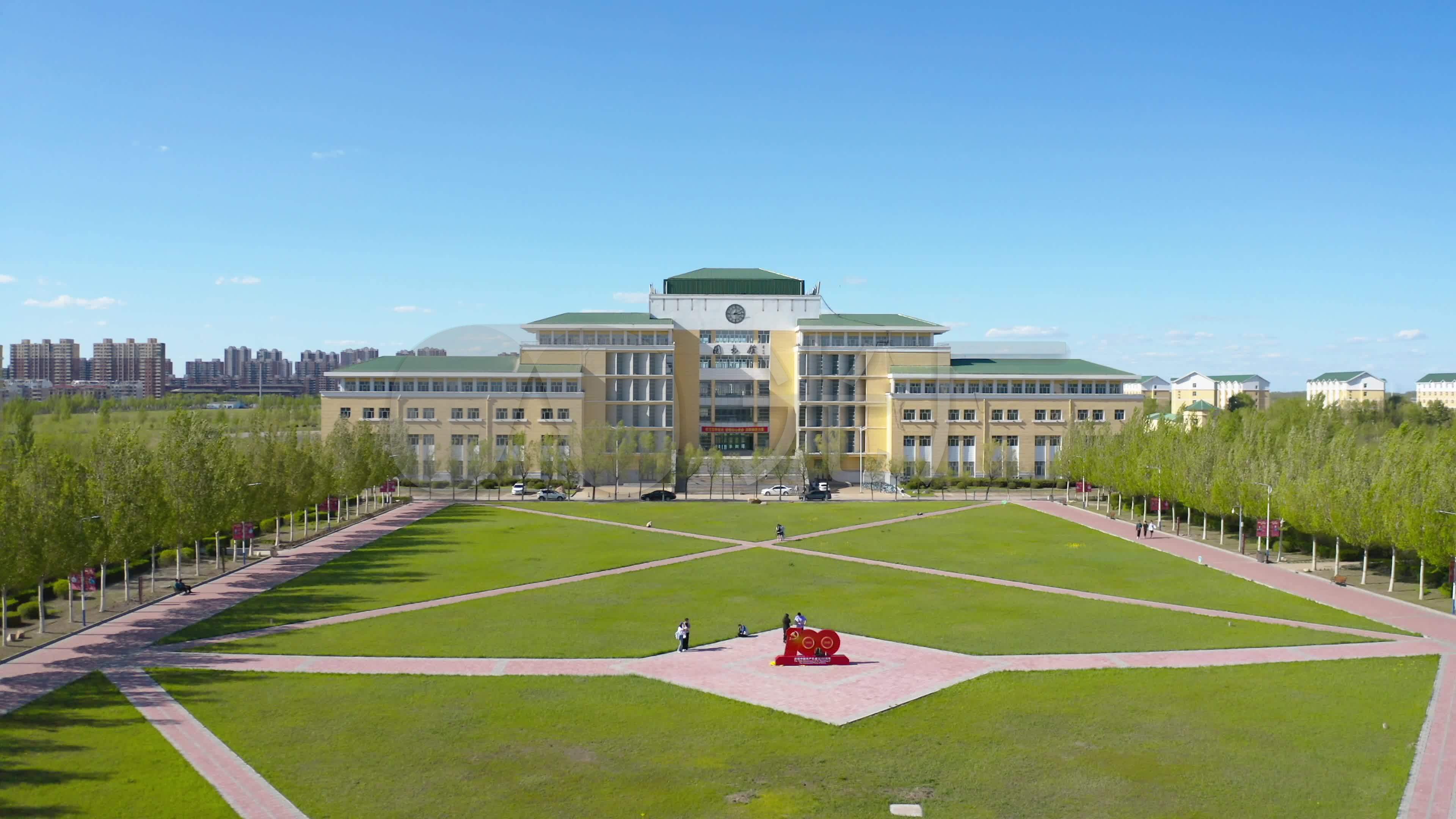 哈尔滨医科大学航拍_3840x2160_高清视频素材下载(:)