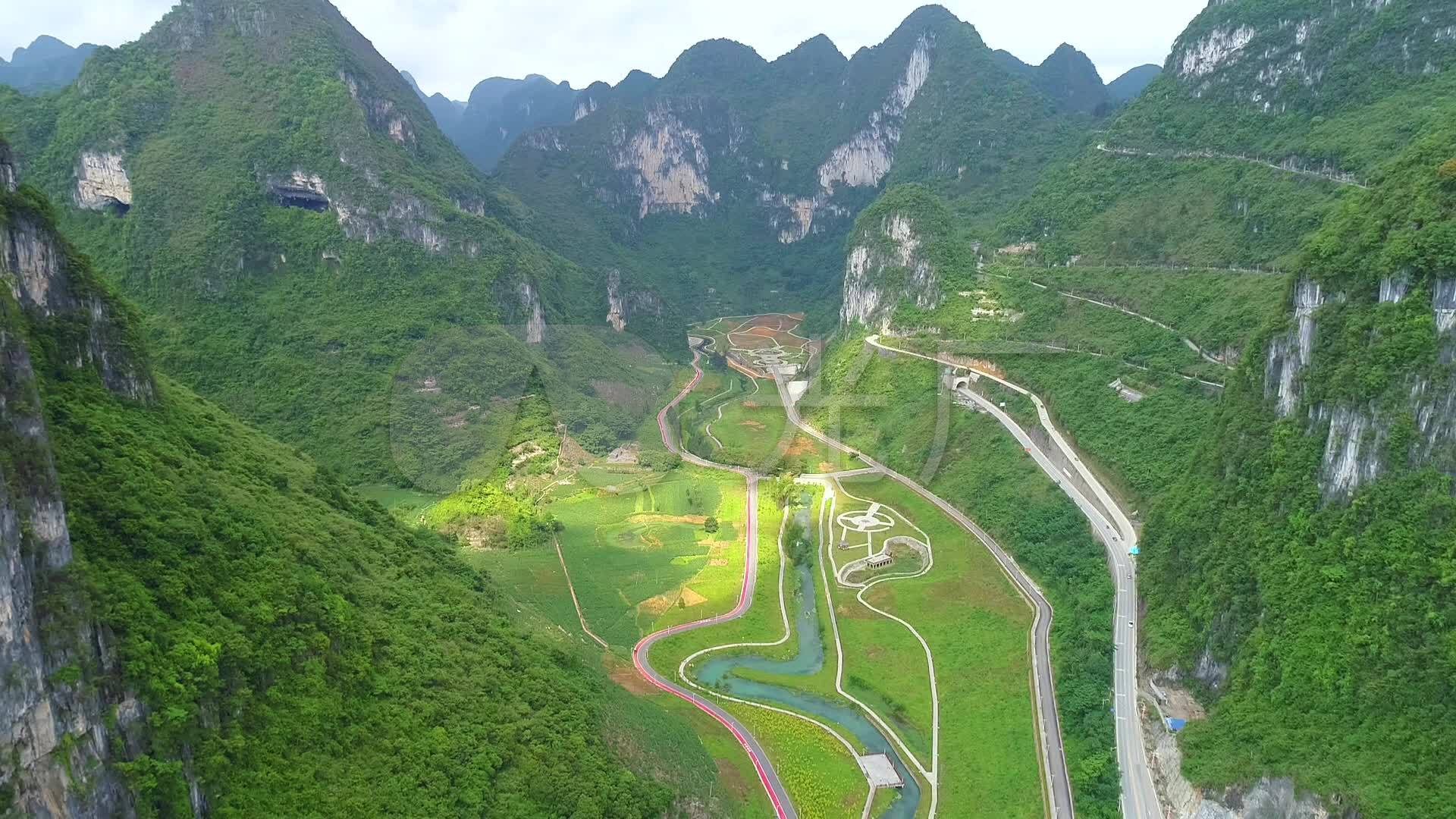 实拍广西河池市凤山县公母塘鸳鸯泉