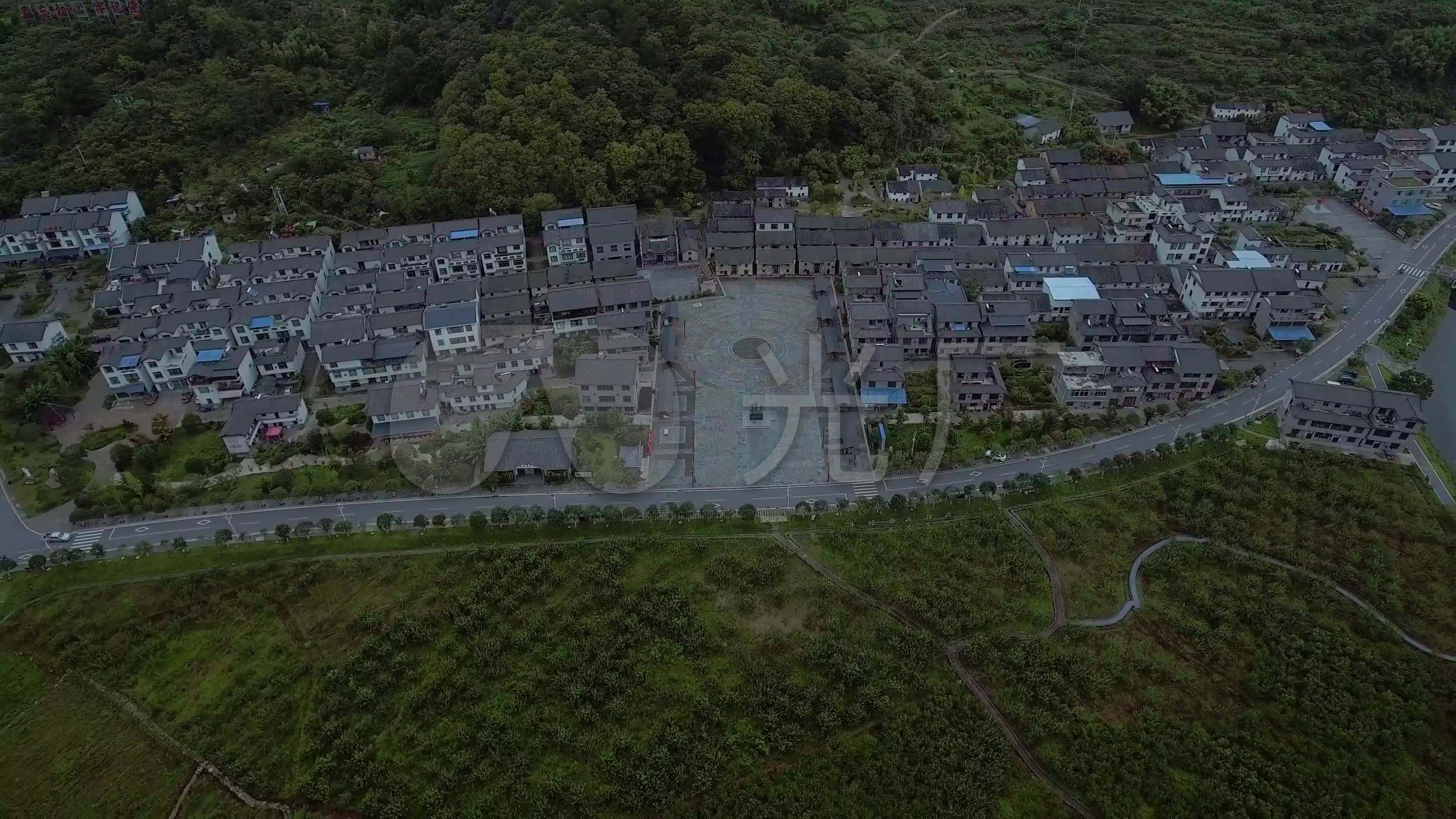 湖南汝城沙洲村半条被子雕像新农村_3840x2160_高清