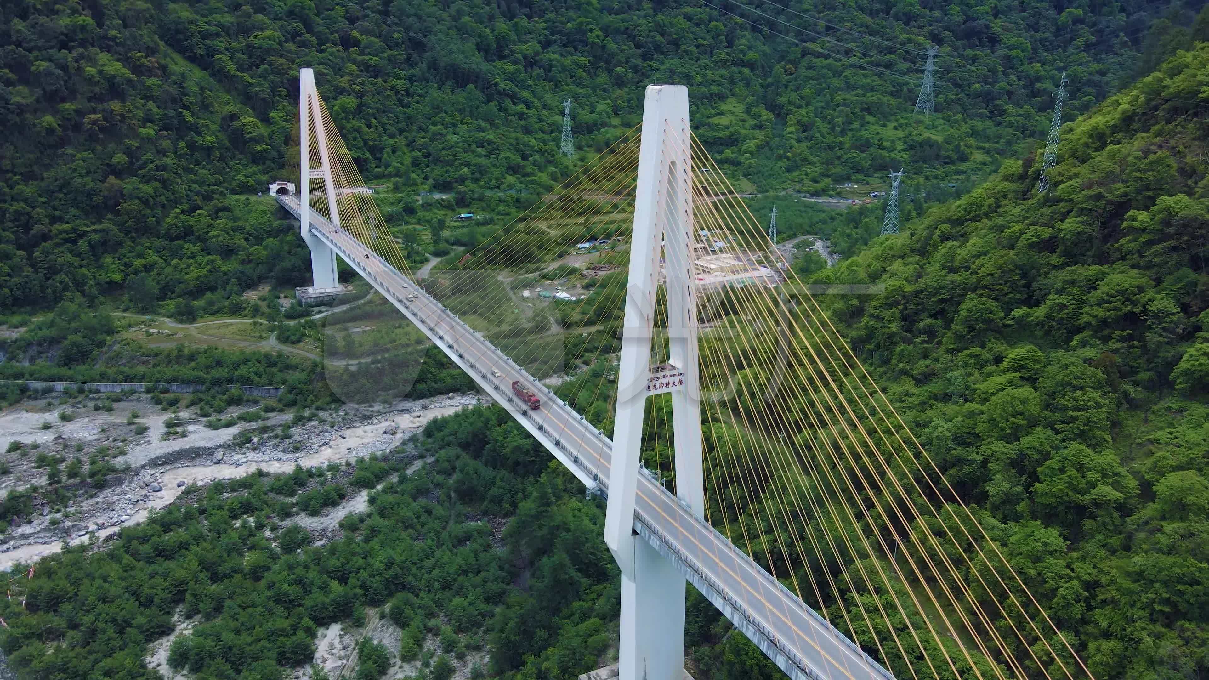 4k航拍中国基建迫龙沟特大桥_3840x2160_高清视频素材