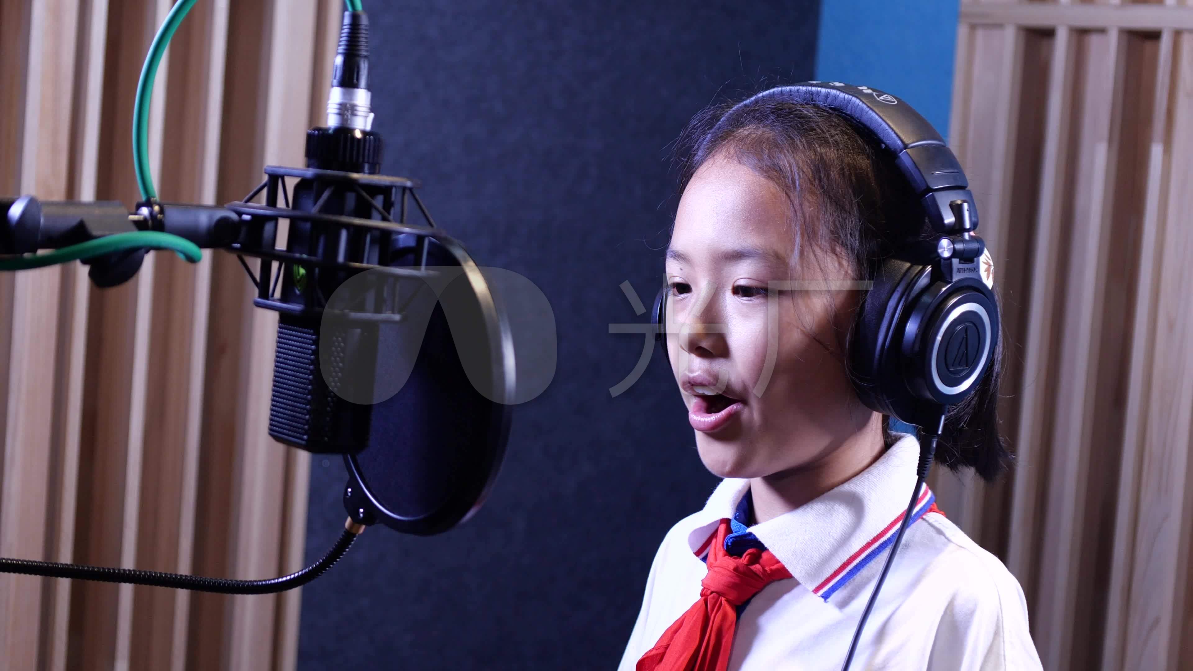 4k小学生录音棚唱歌