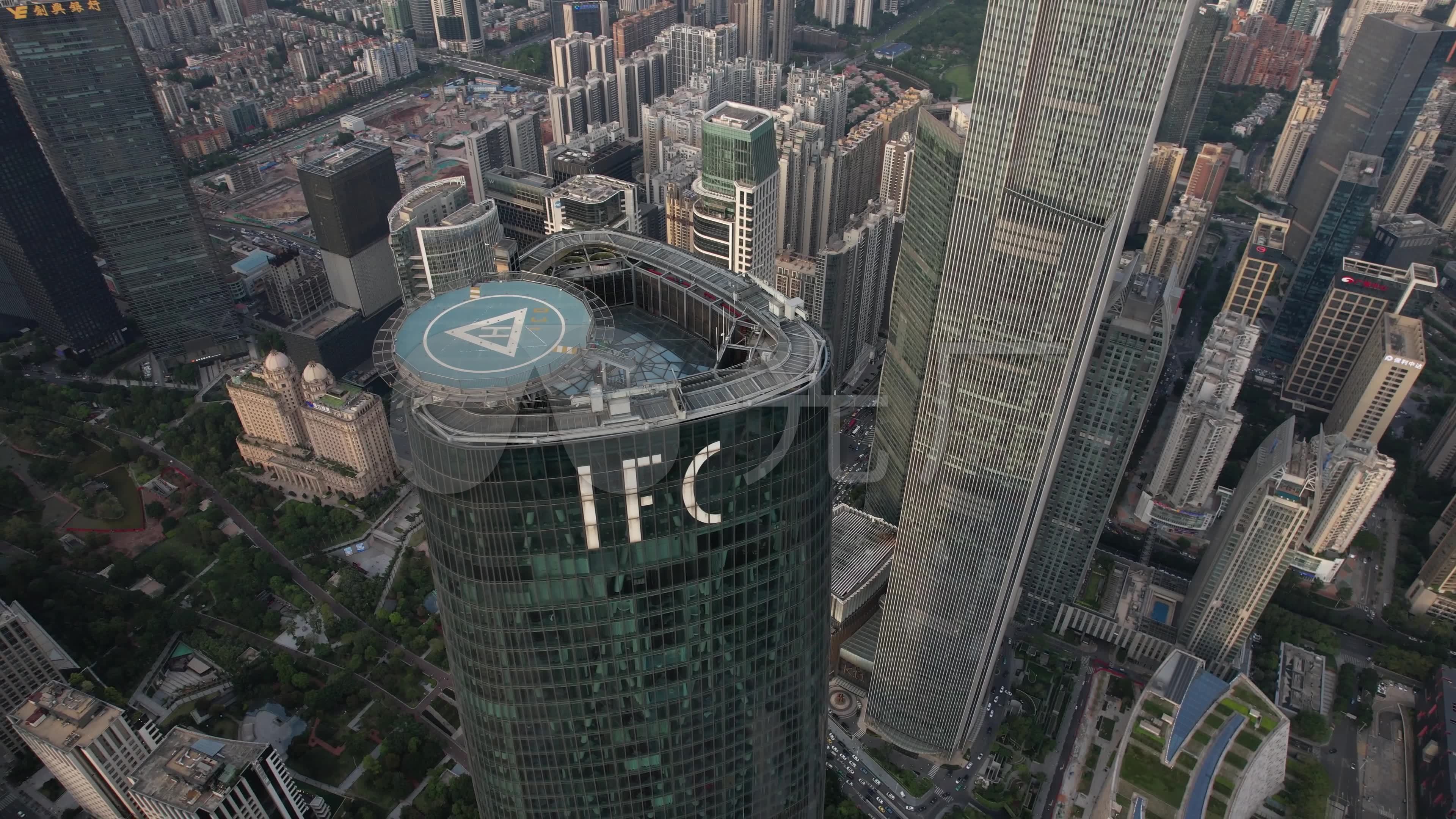 广州西塔ifc四季酒店国际金融中心航拍_3840x2160_高清视频素材下载