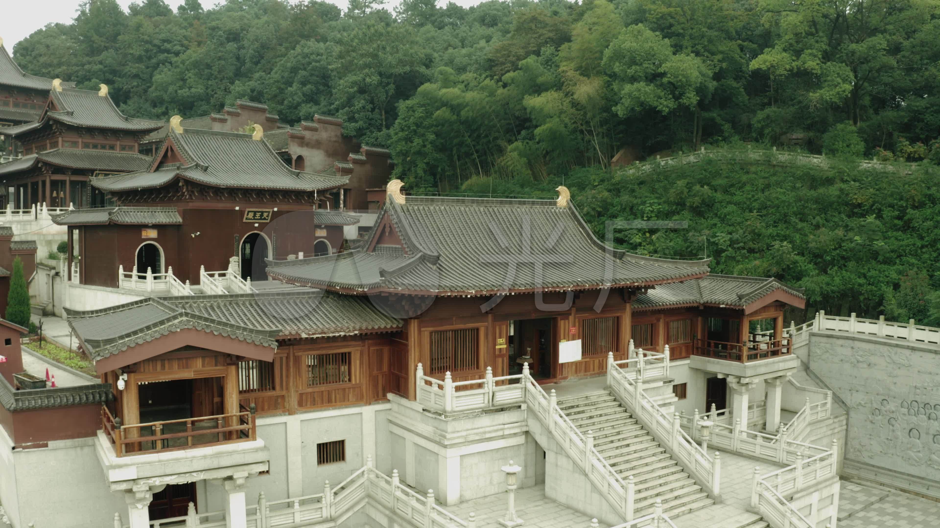 航拍昭山古寺