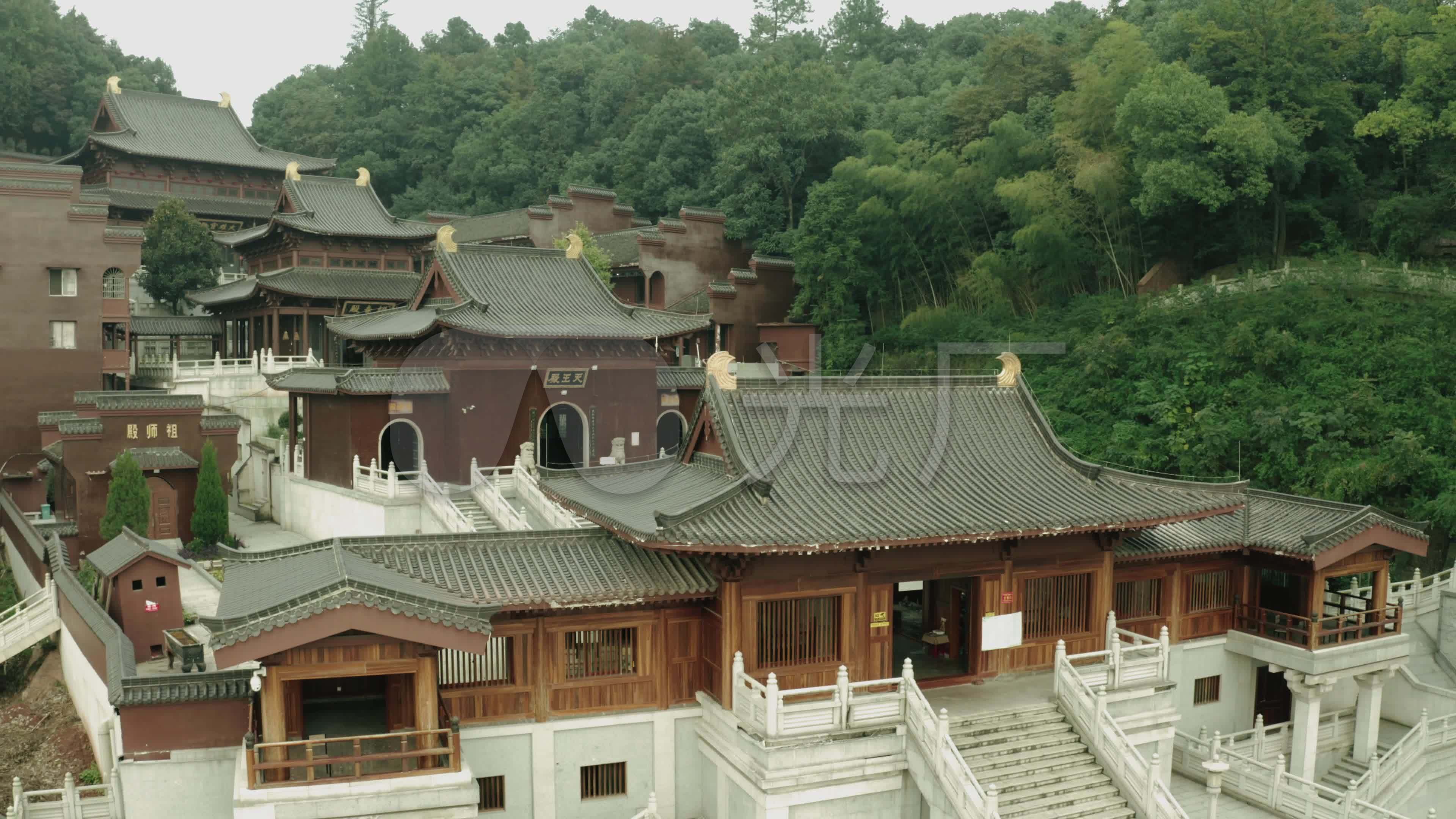 航拍昭山古寺