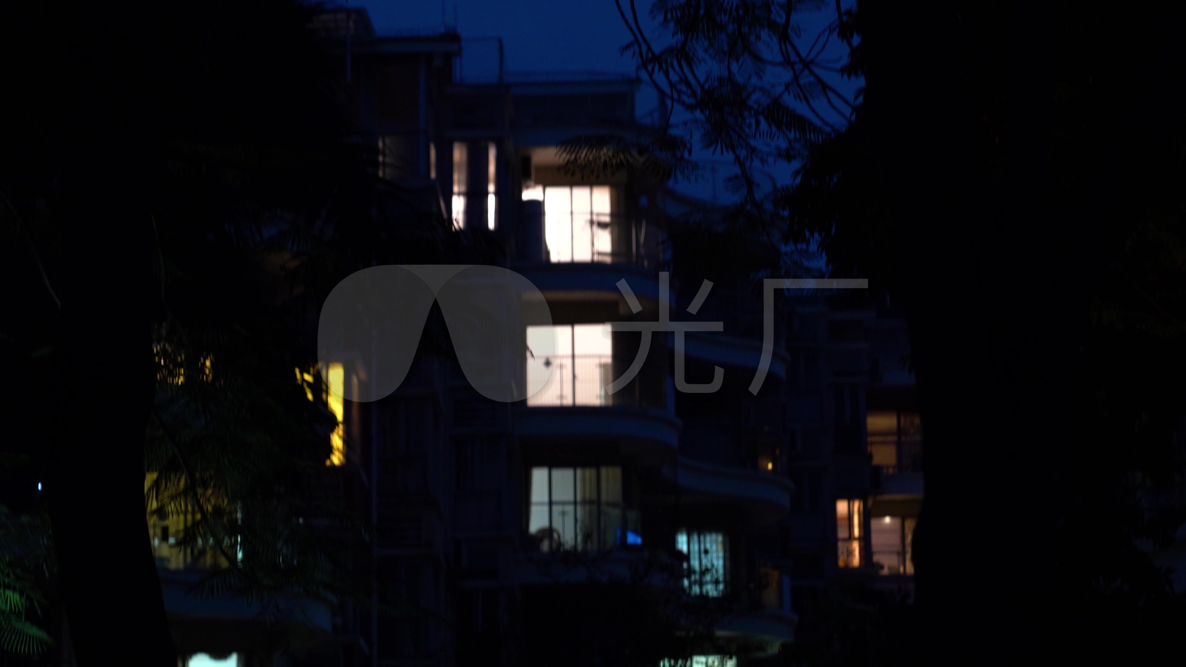 城市路灯夜晚小区夜景