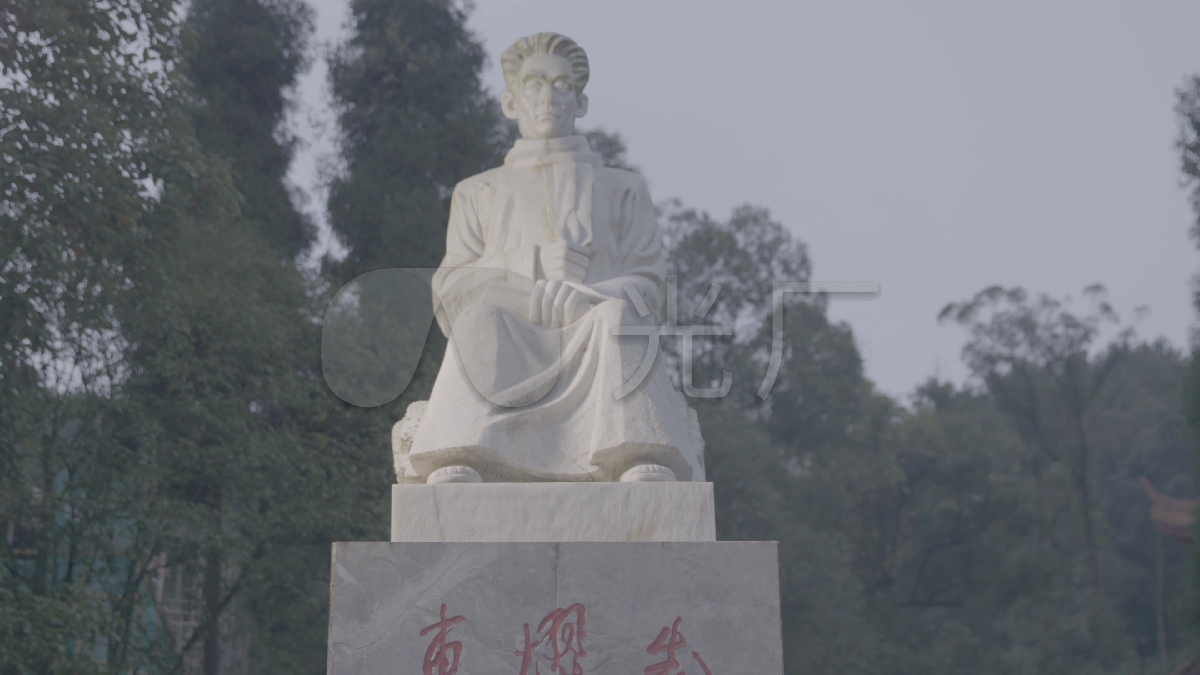 4k革命烈士车耀先雕像