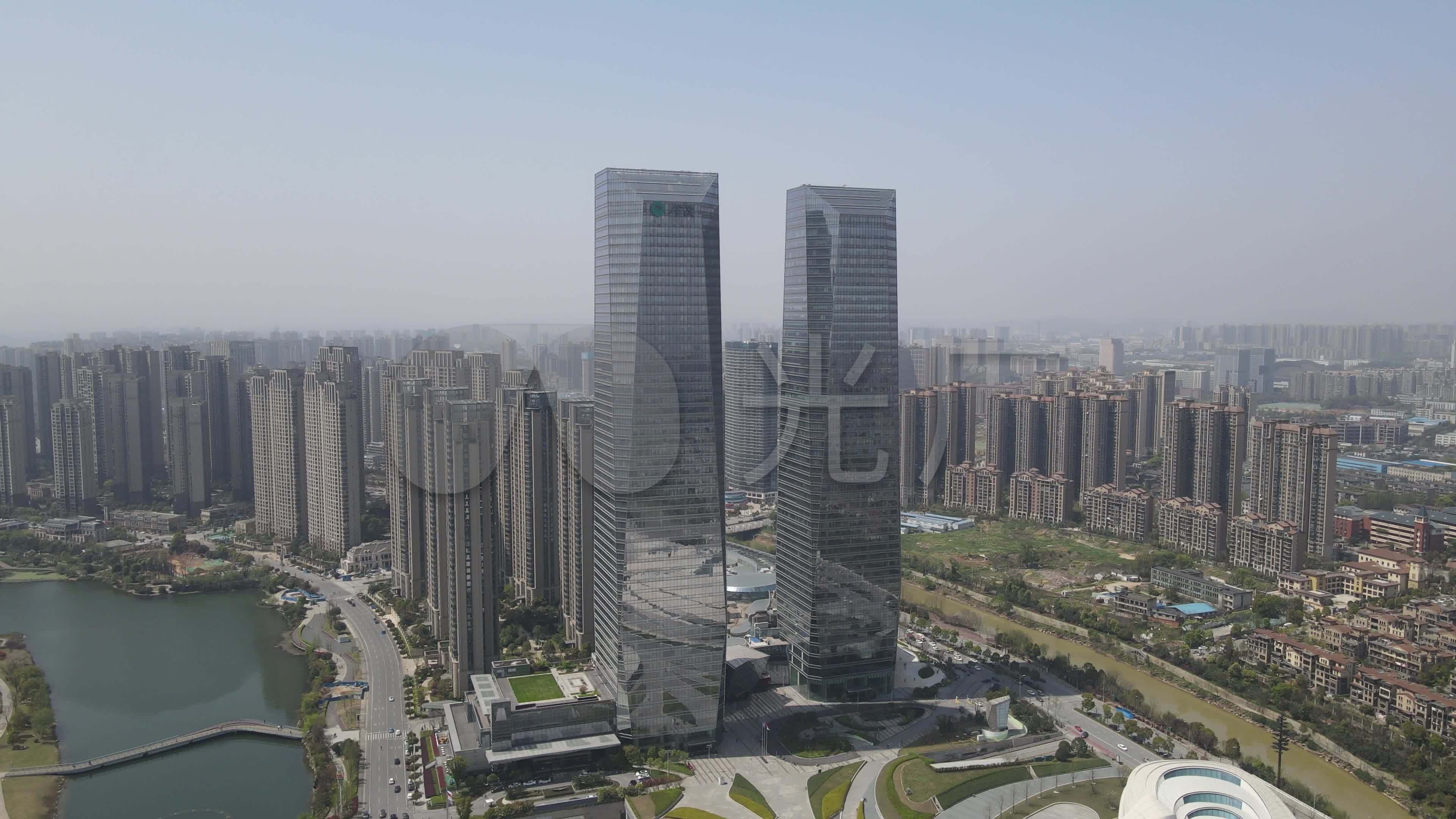 航拍湖南长沙梅溪湖文化艺术中心金茂双子塔