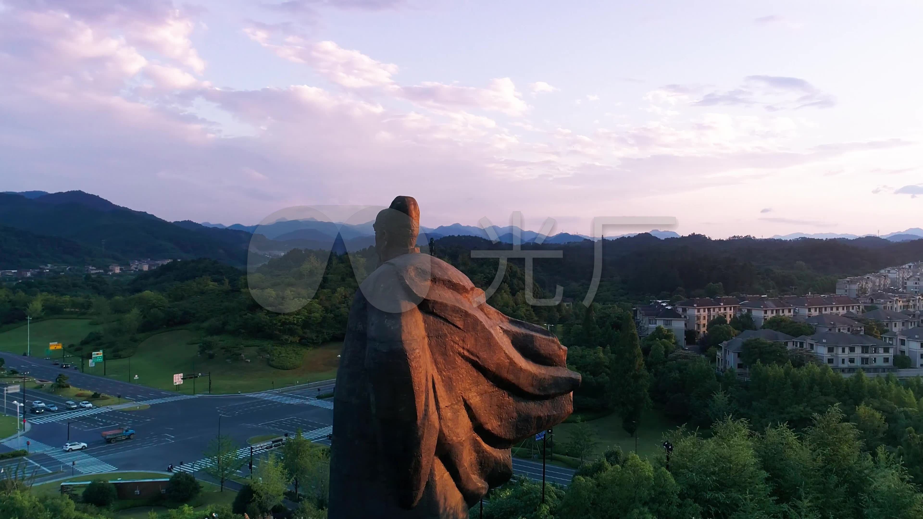 航拍杭州临安钱镠像