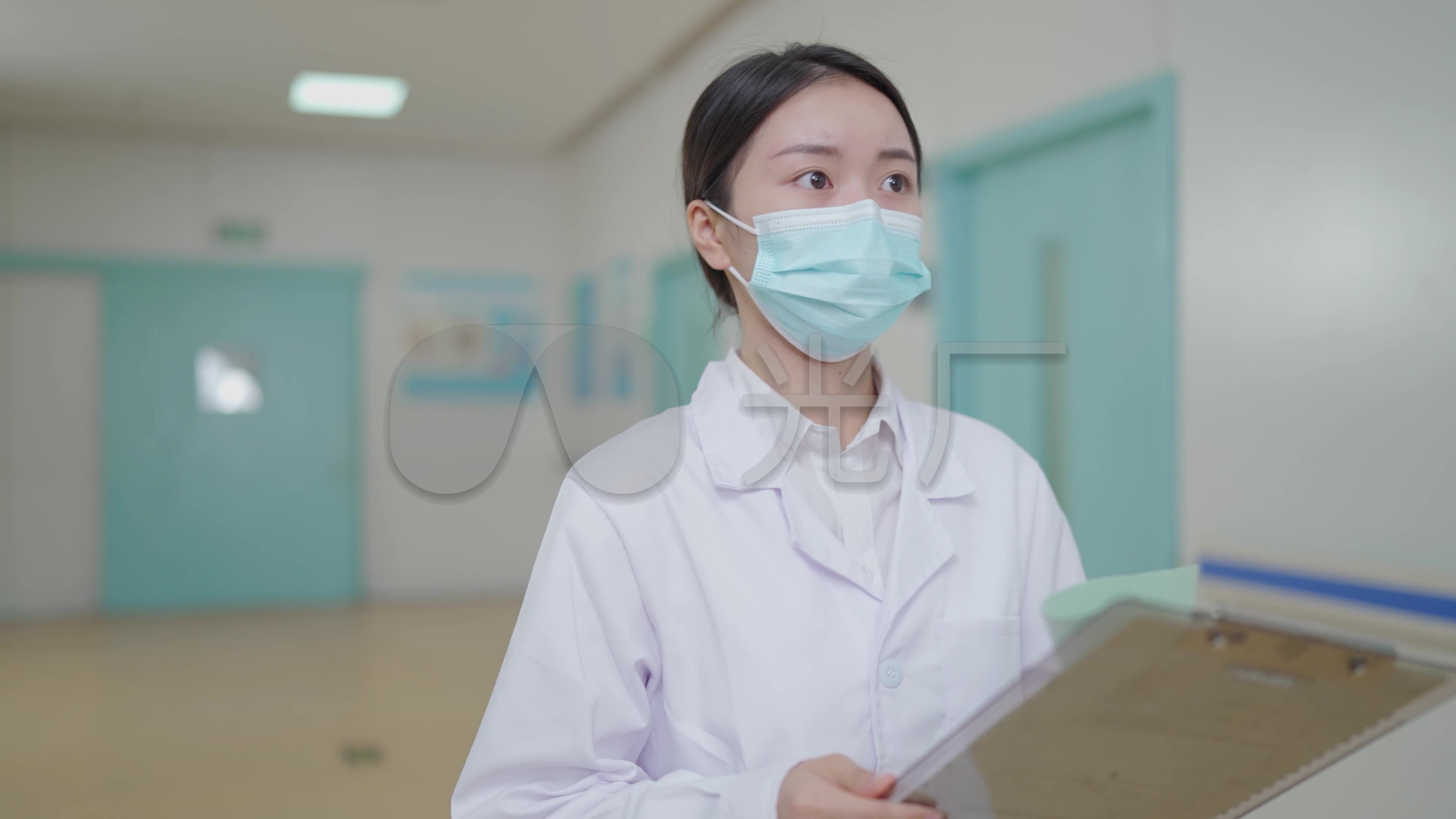 向前走的戴口罩医生_3840x2160_高清视频素材下载(编号:5998015)_实拍