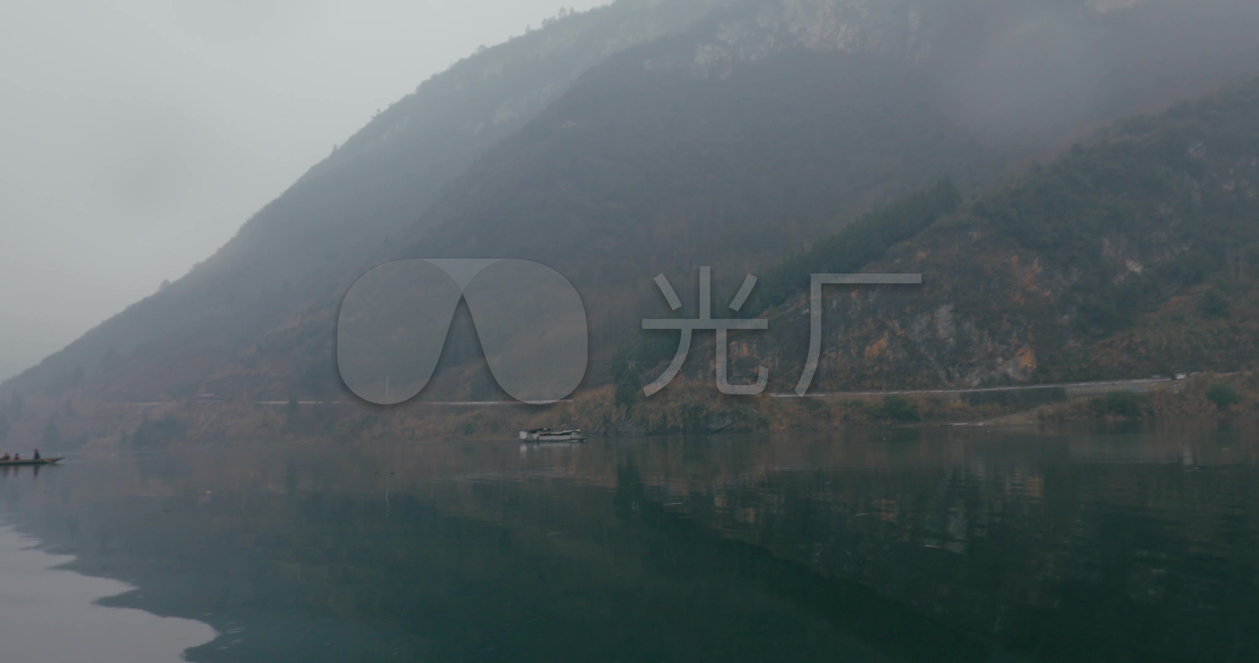 4k湘西酉水河上划船02_4096x2160_高清视频素材下载