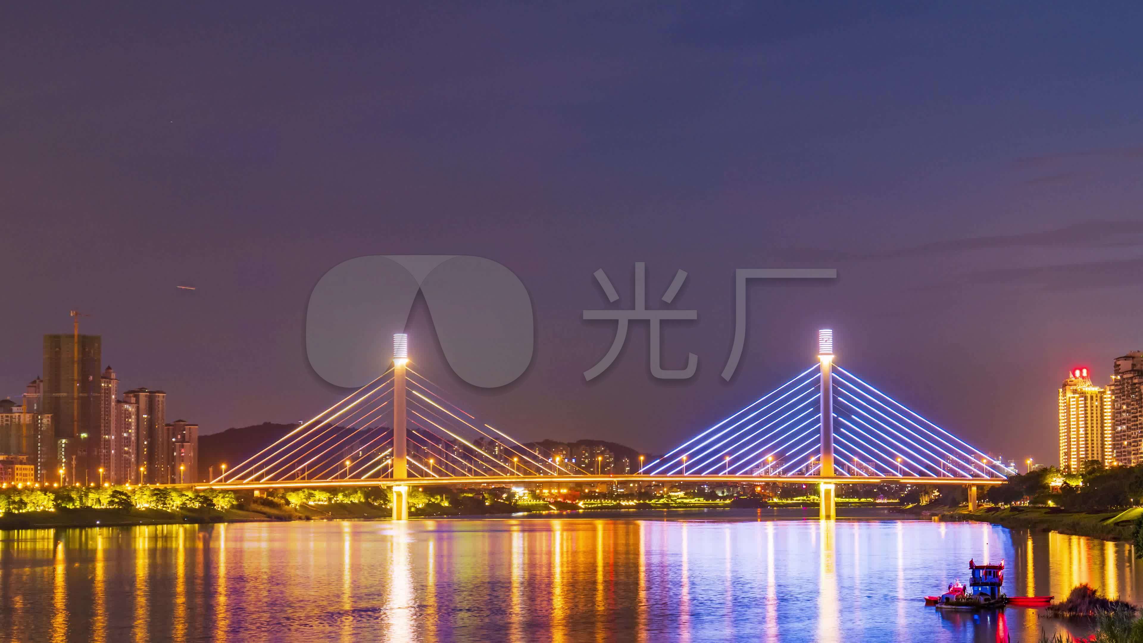 广西南宁五象新区五象大桥夜景