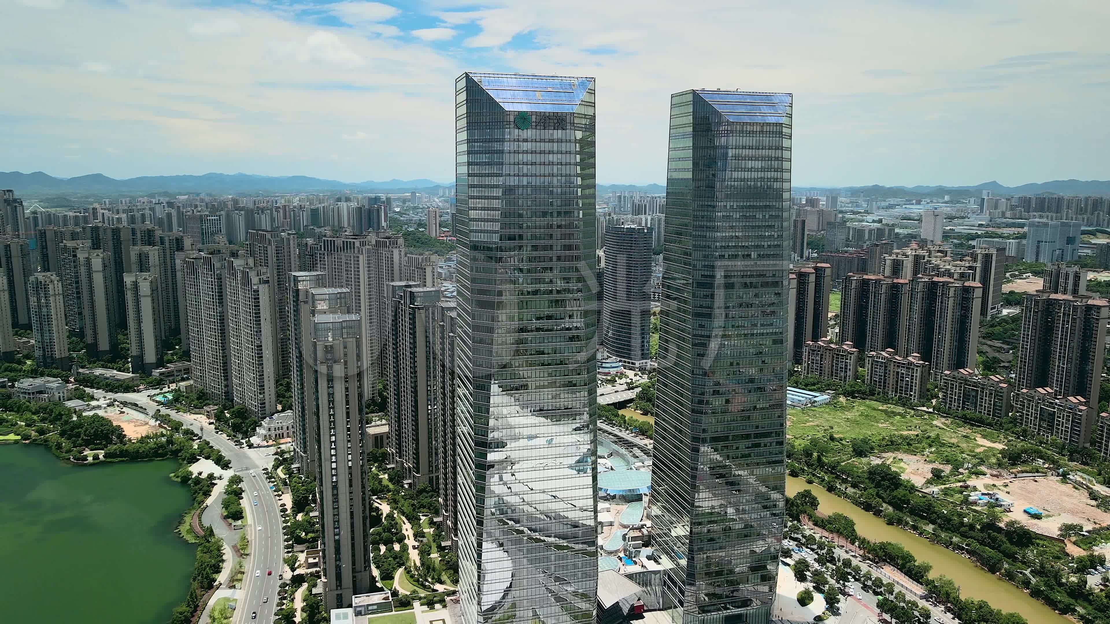 4k长沙金茂双子塔玻璃幕墙建筑物倒影_3840x2160_高清