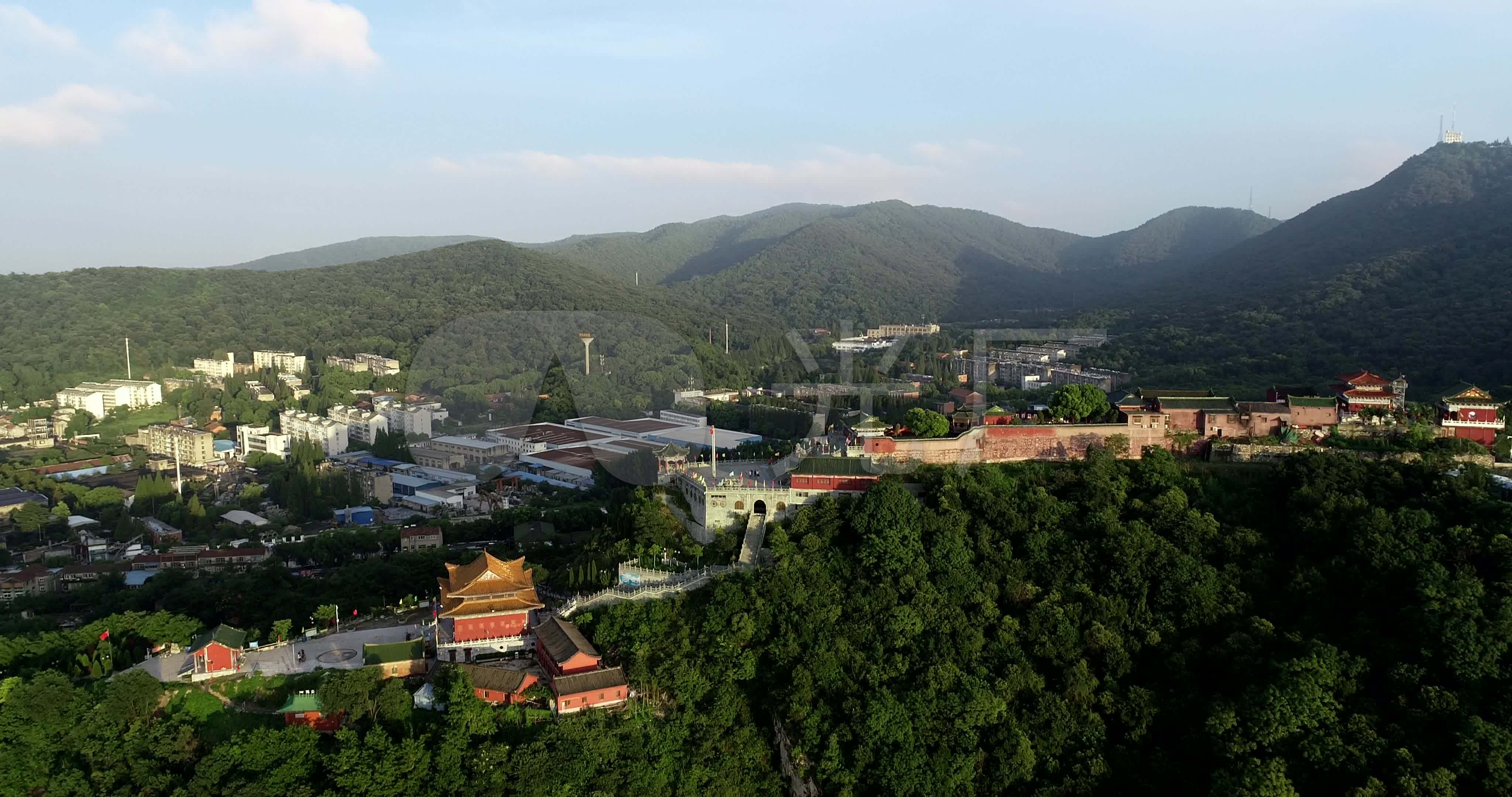 航拍襄阳真武山道教风景区风光