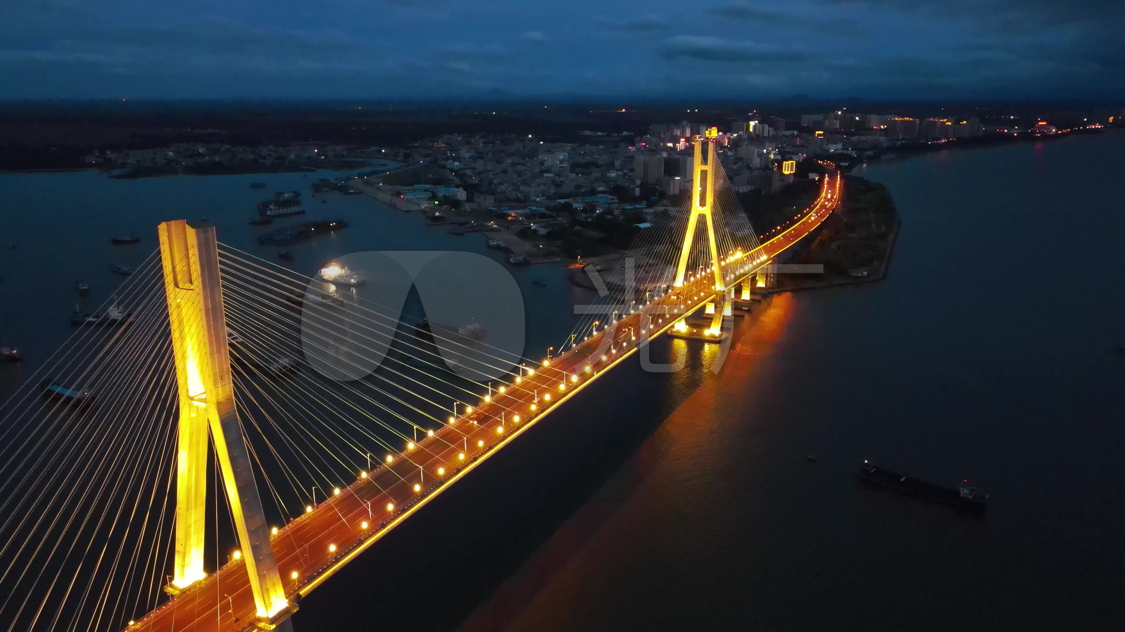 航拍海南洋浦大桥夜景