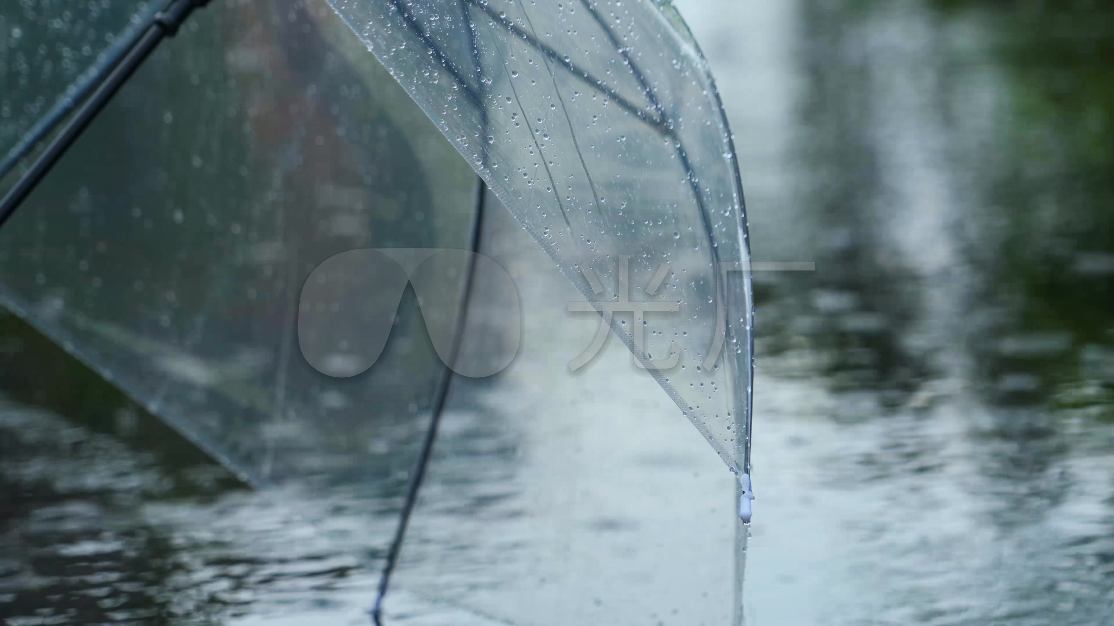 透明雨伞下雨意境素材唯美伤感情绪下雨天_3840x2160