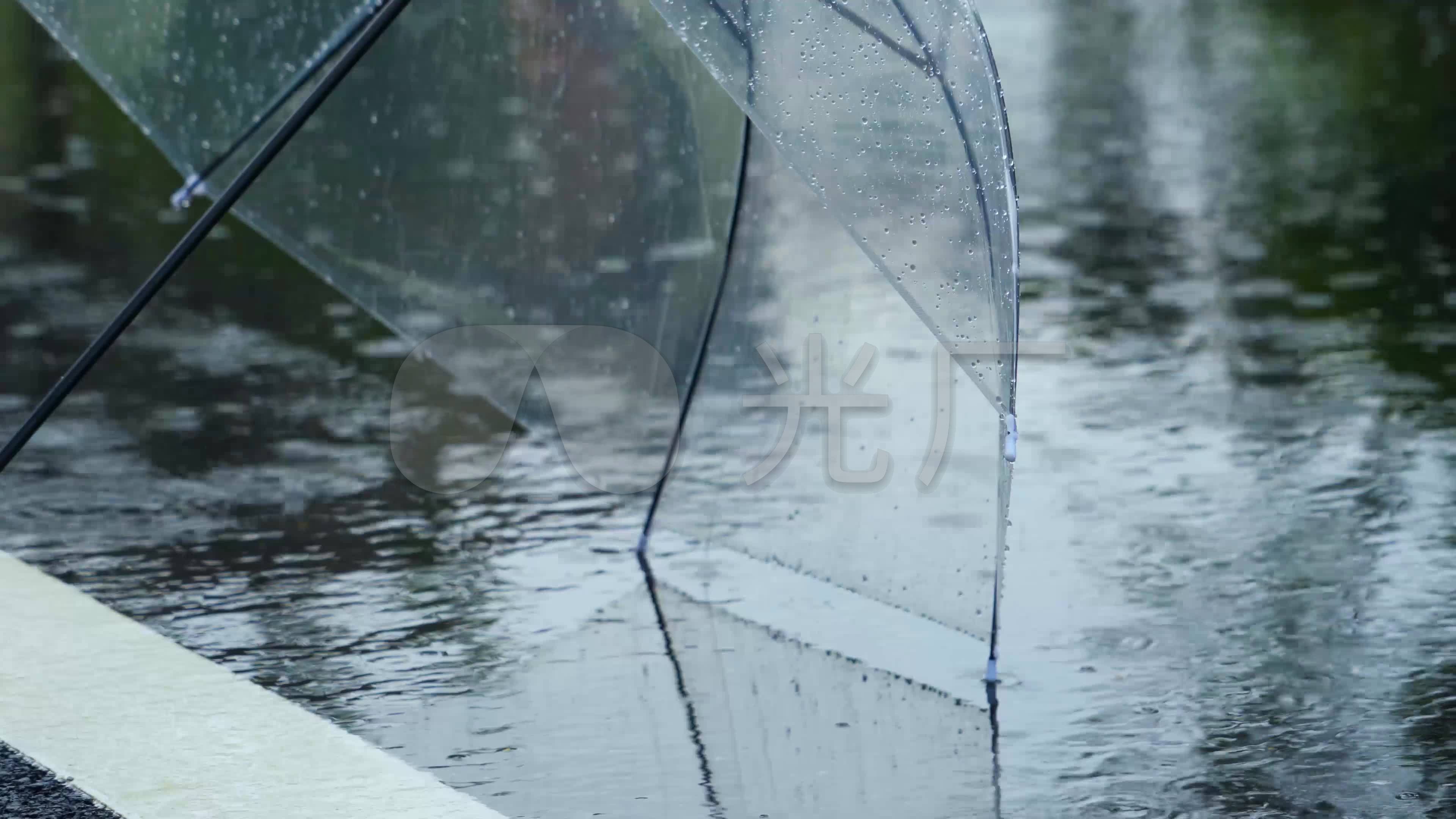 透明雨伞下雨意境怀旧伤感蒙蒙细雨素材_3840x2160