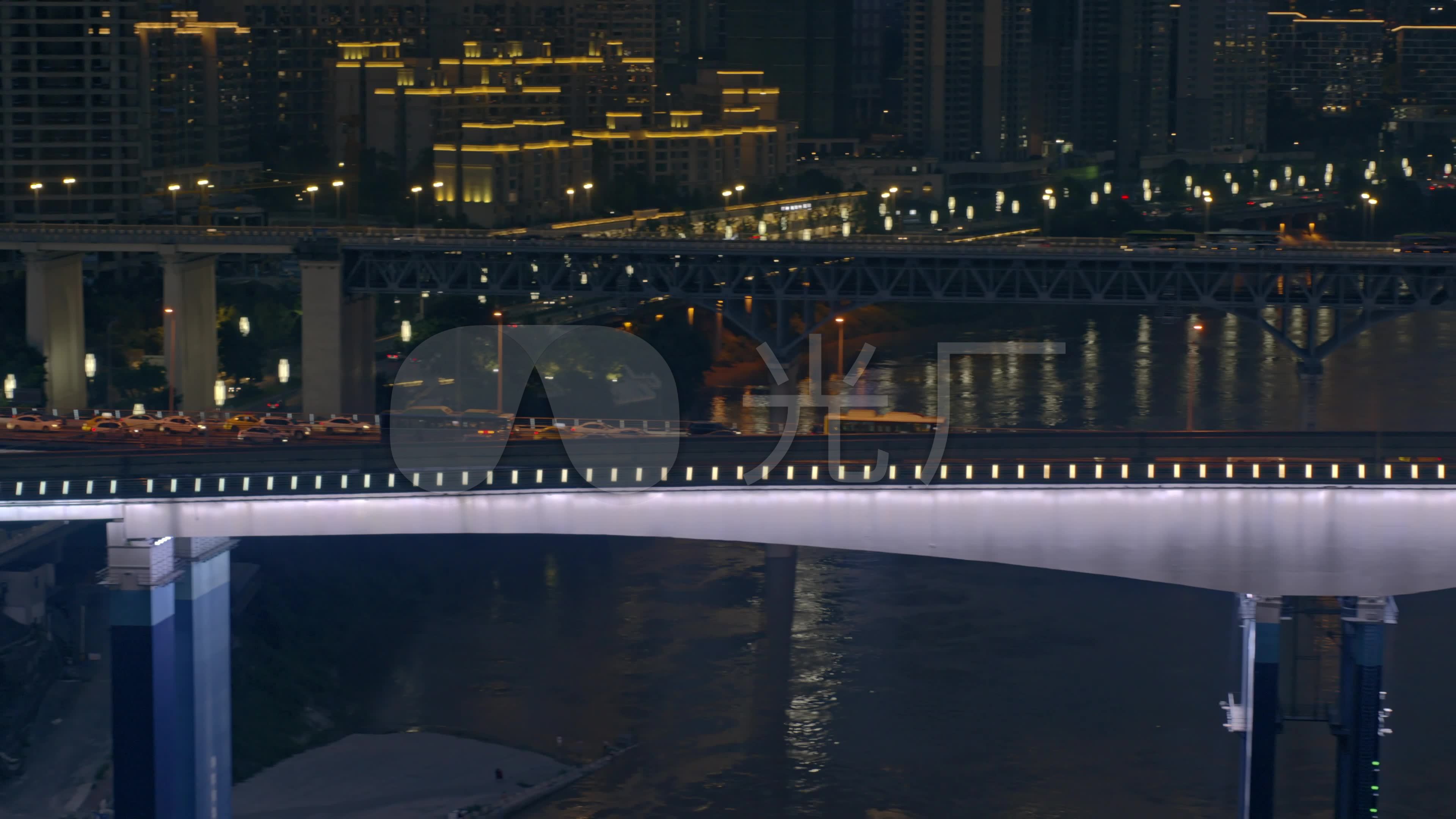 重庆嘉陵江大桥上的轻轨4k夜景_视频素材包下载(编号:6167935)_实拍