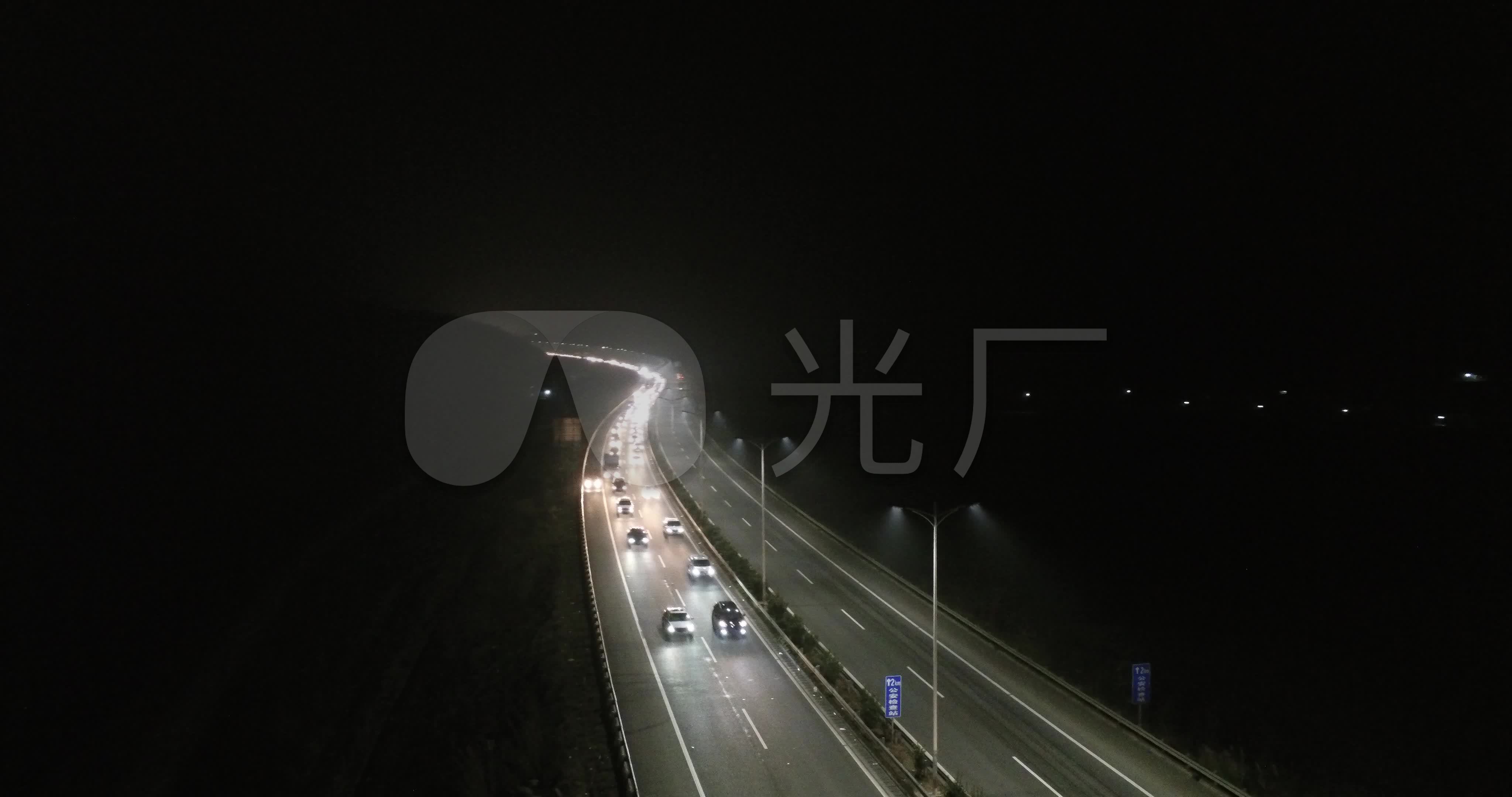 高速公路夜景车流航拍环绕