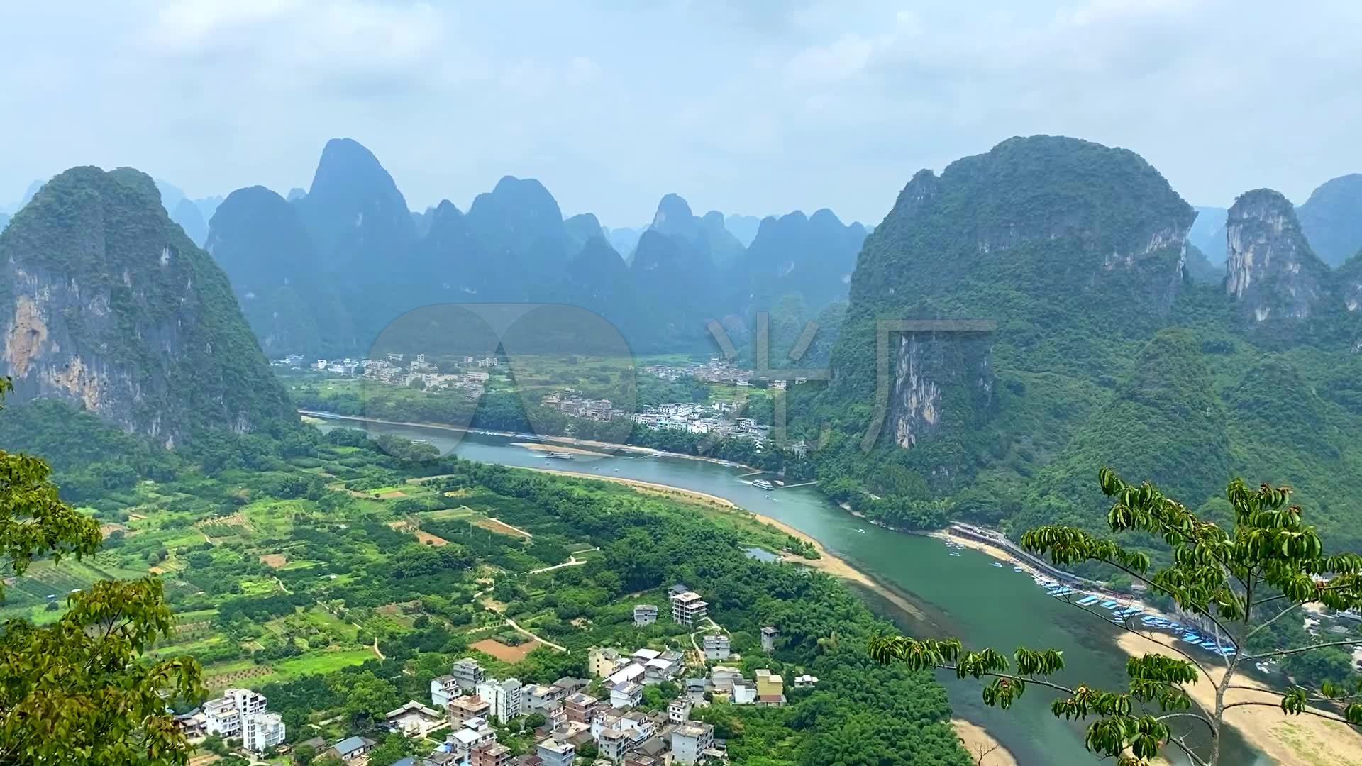 广西桂林山水风景名胜区老寨山看漓江