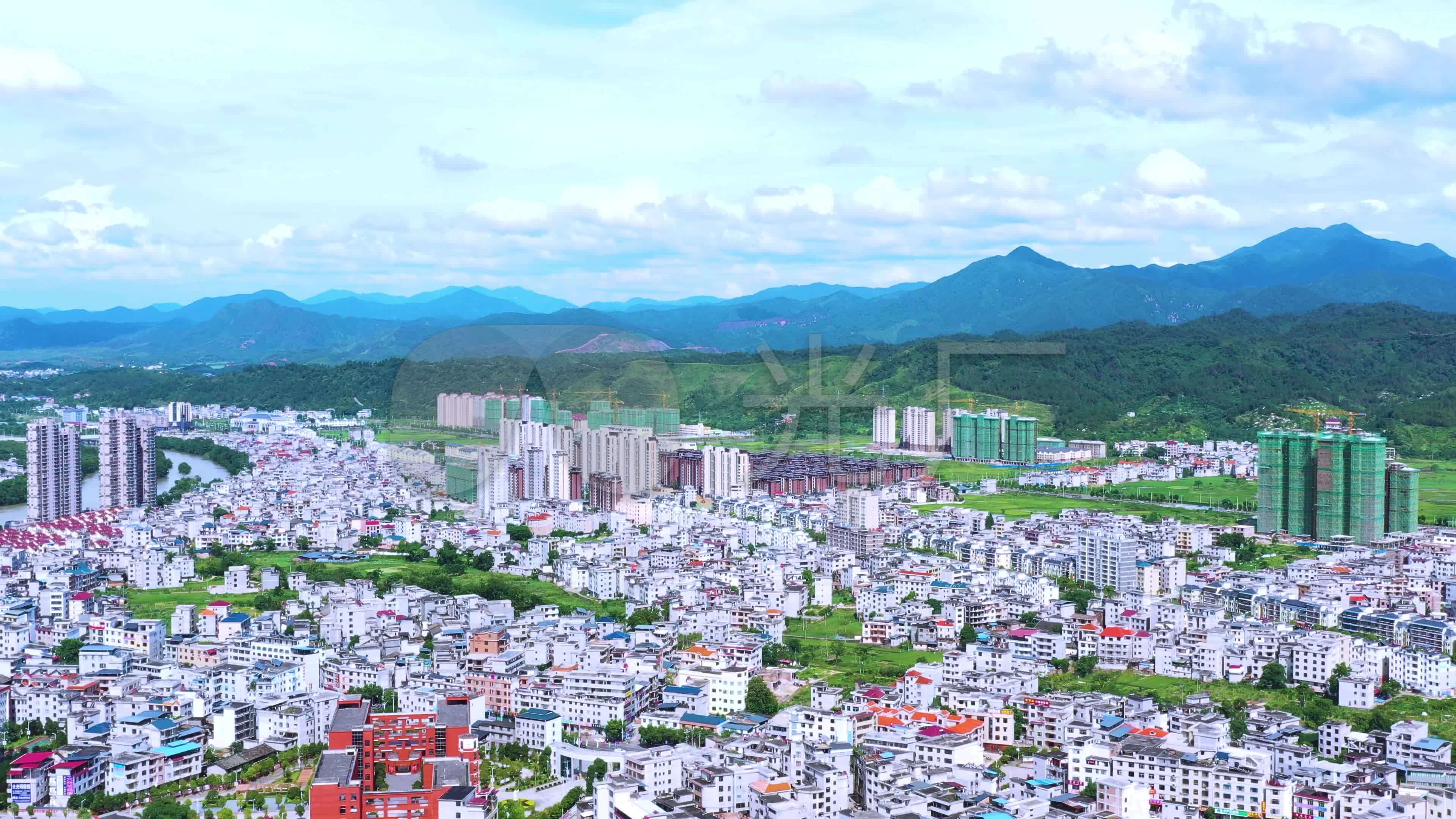 航拍江西遂川县城中心城区_3840x2160_高清视频素材