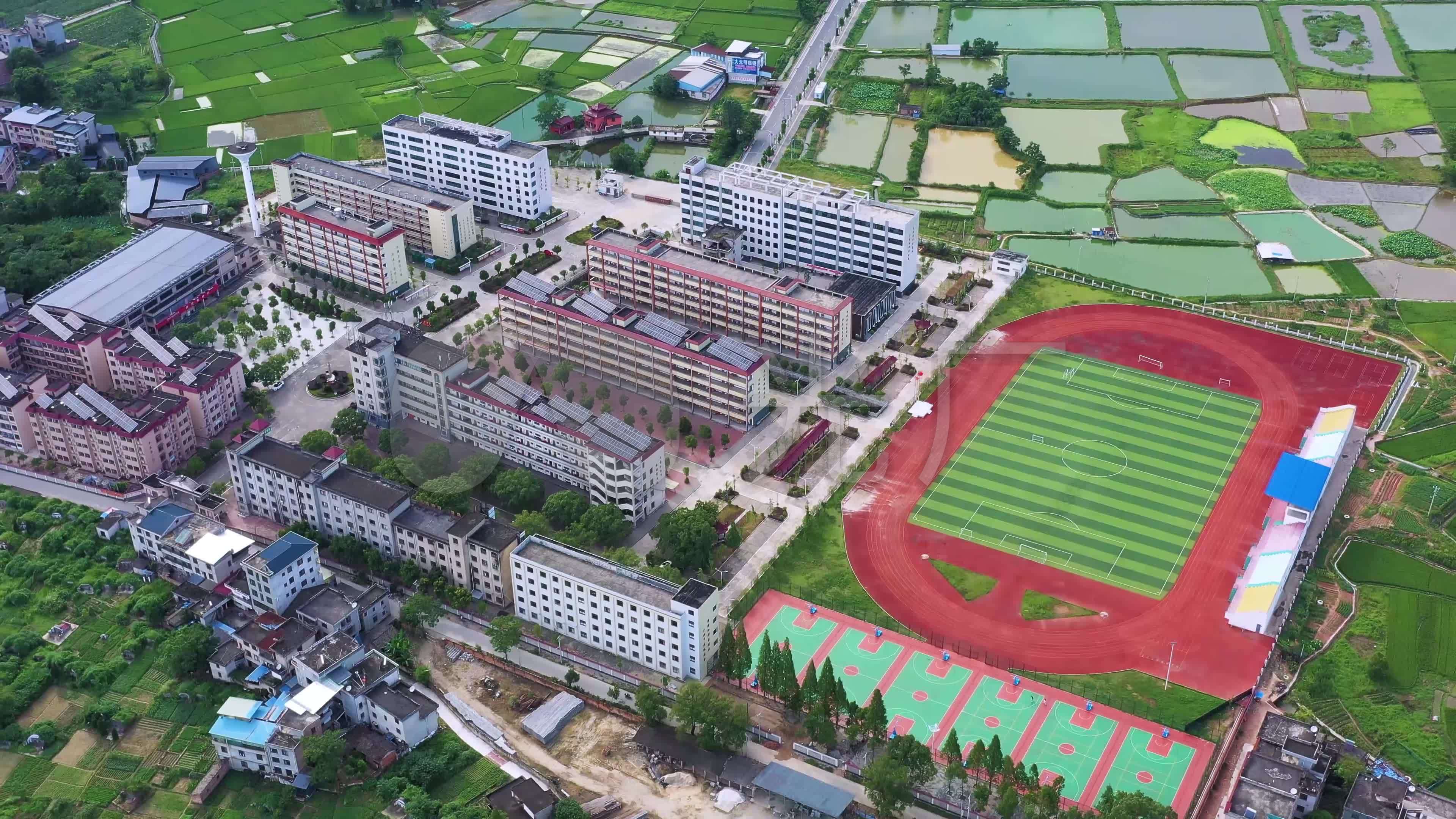 多角度航拍江西省遂川第二中学_3840x2160_高清视频素材下载(编号