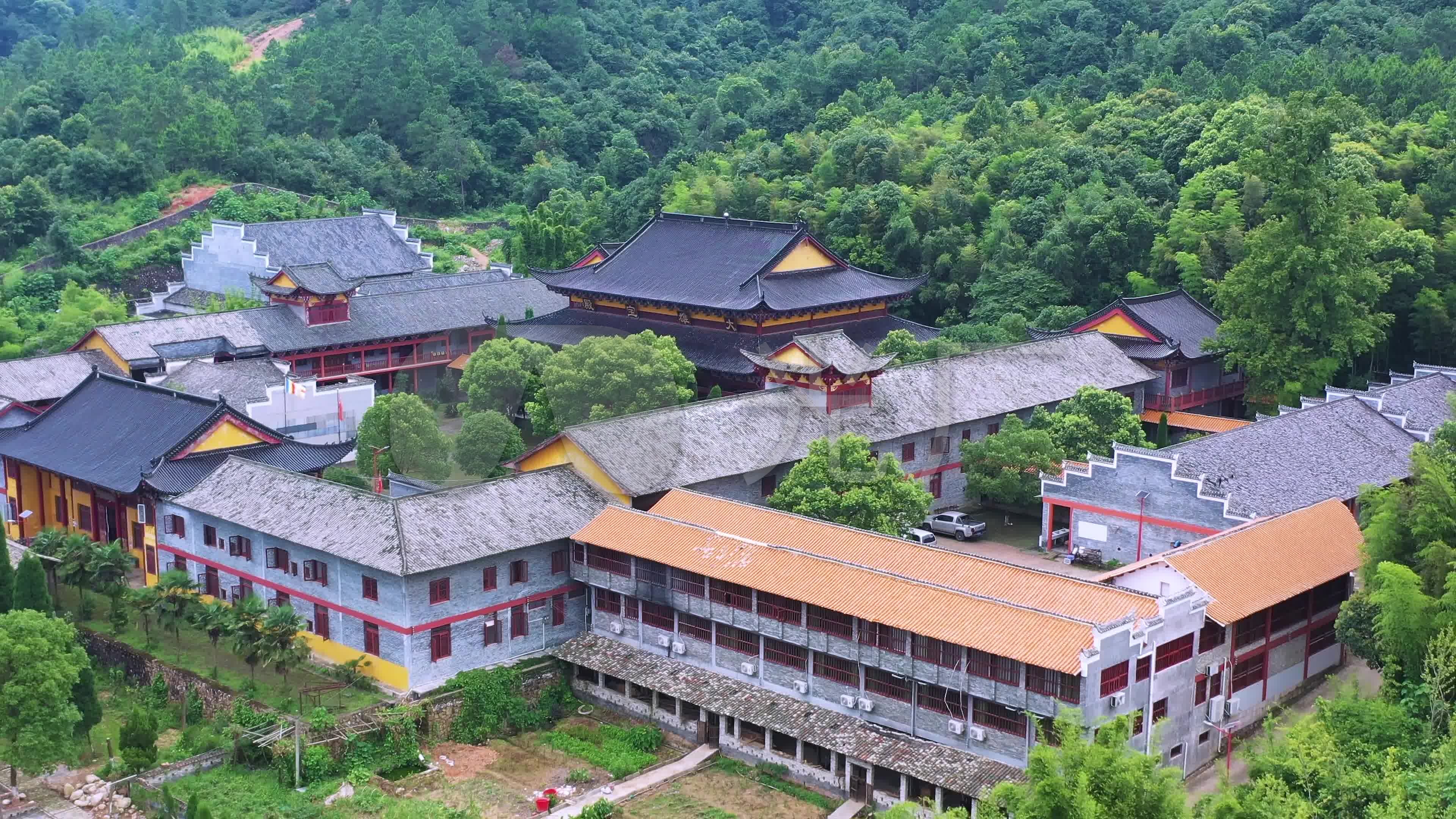 航拍江西吉安资国禅寺大雄宝殿