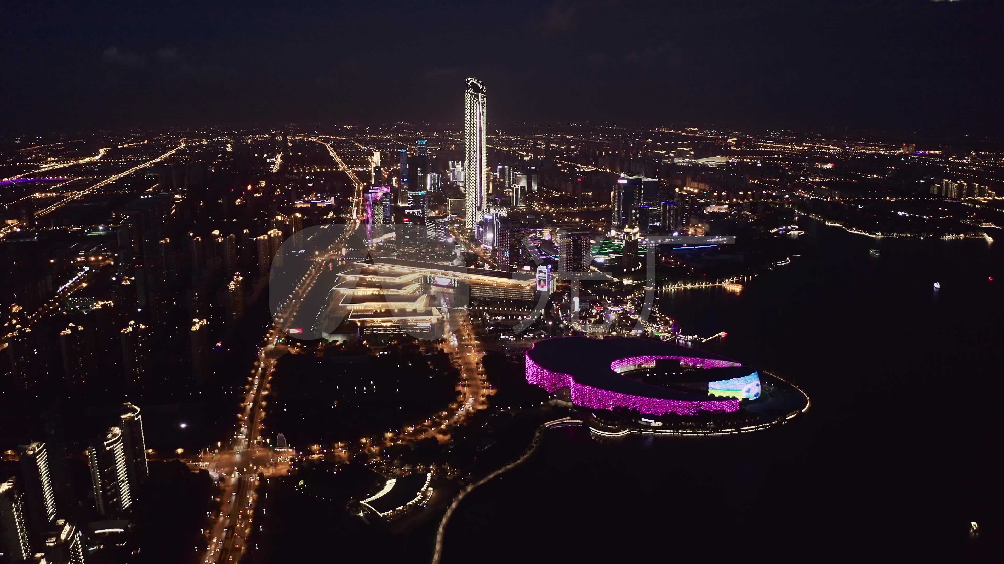 中国江苏苏州湖东商业区夜景