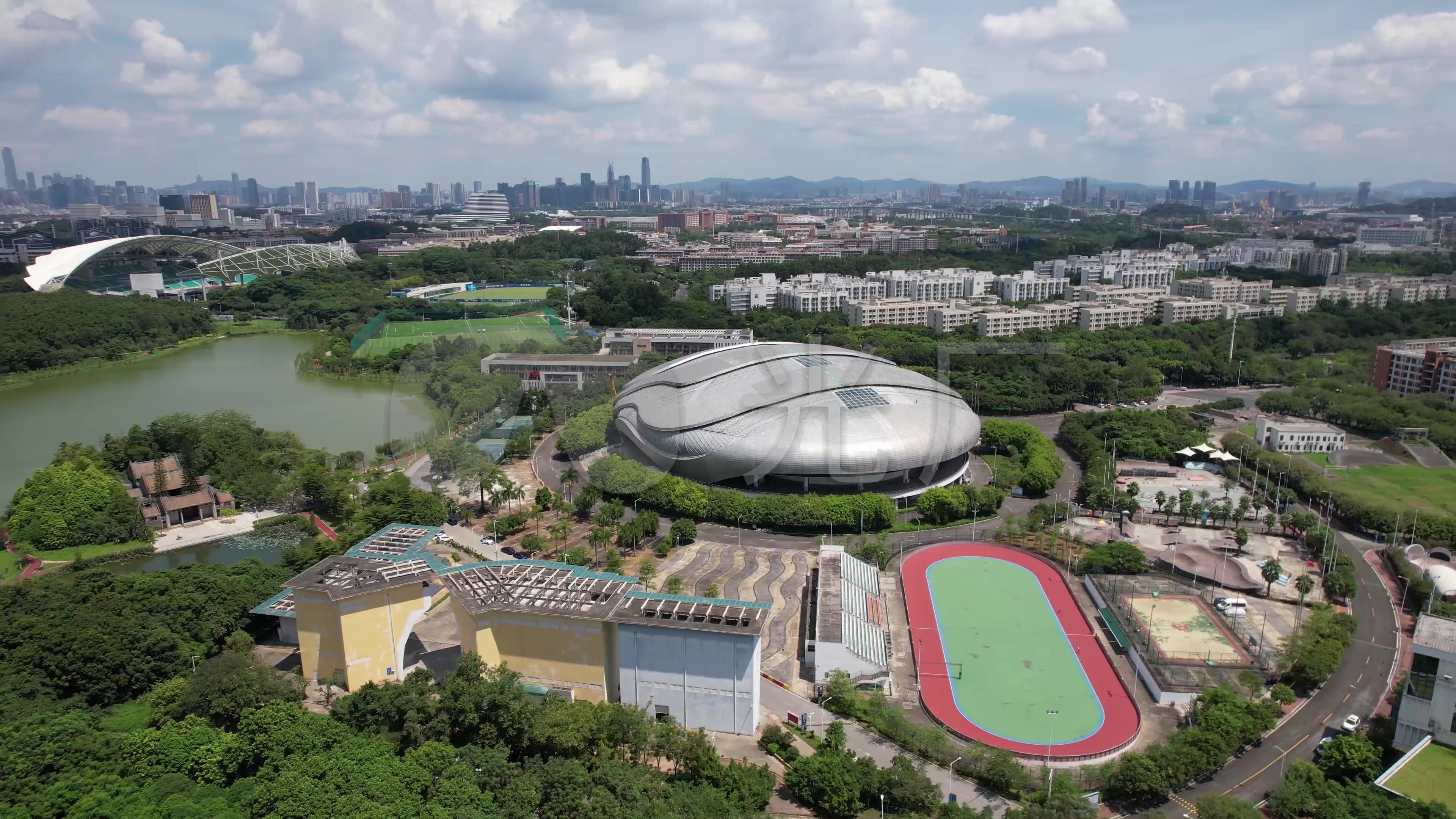 4k航拍广州大学城中心湖体育中心_3840x2160_高清视频素材下载(编号