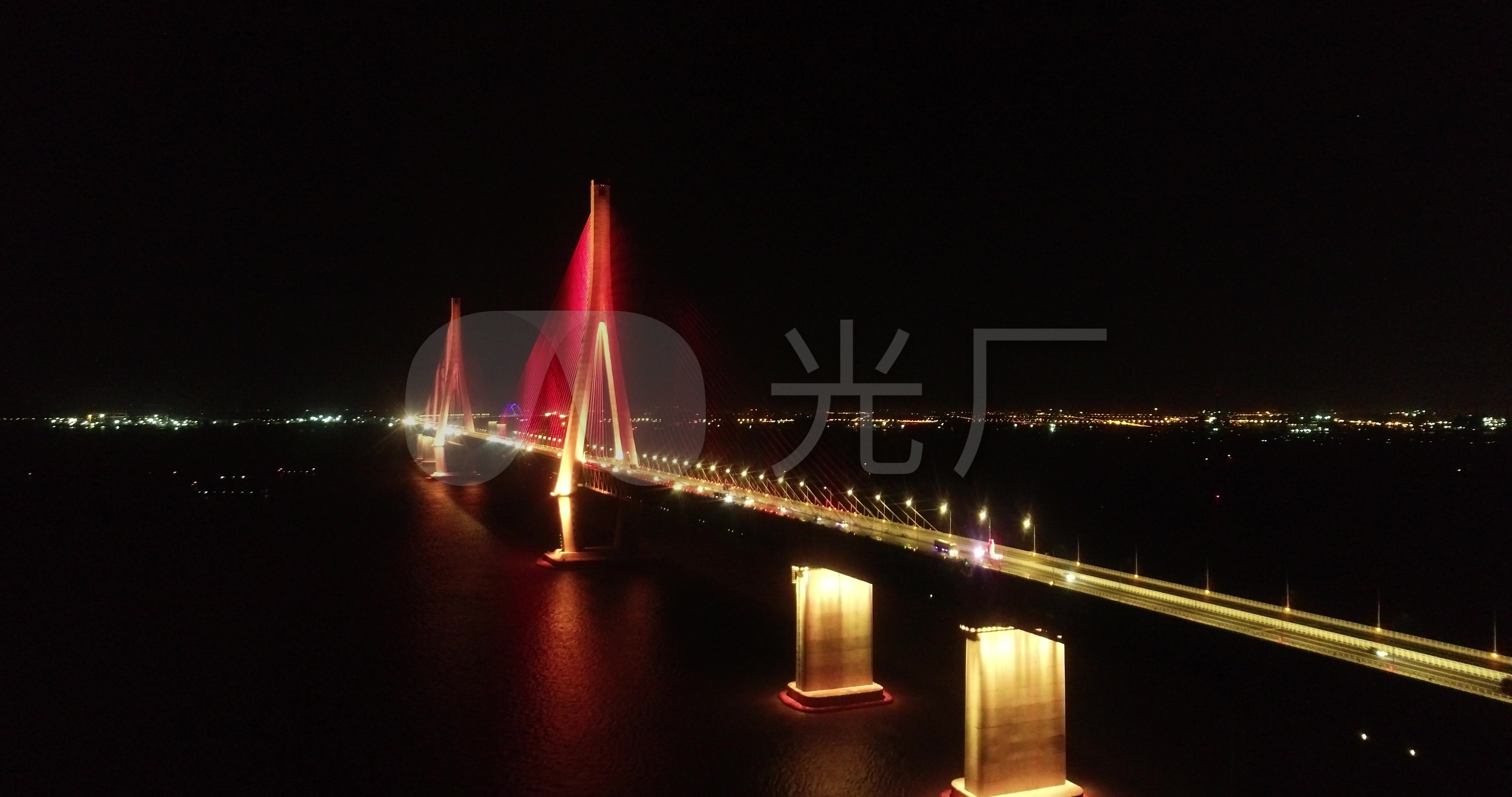 沪苏通大桥夜景灯光秀航拍