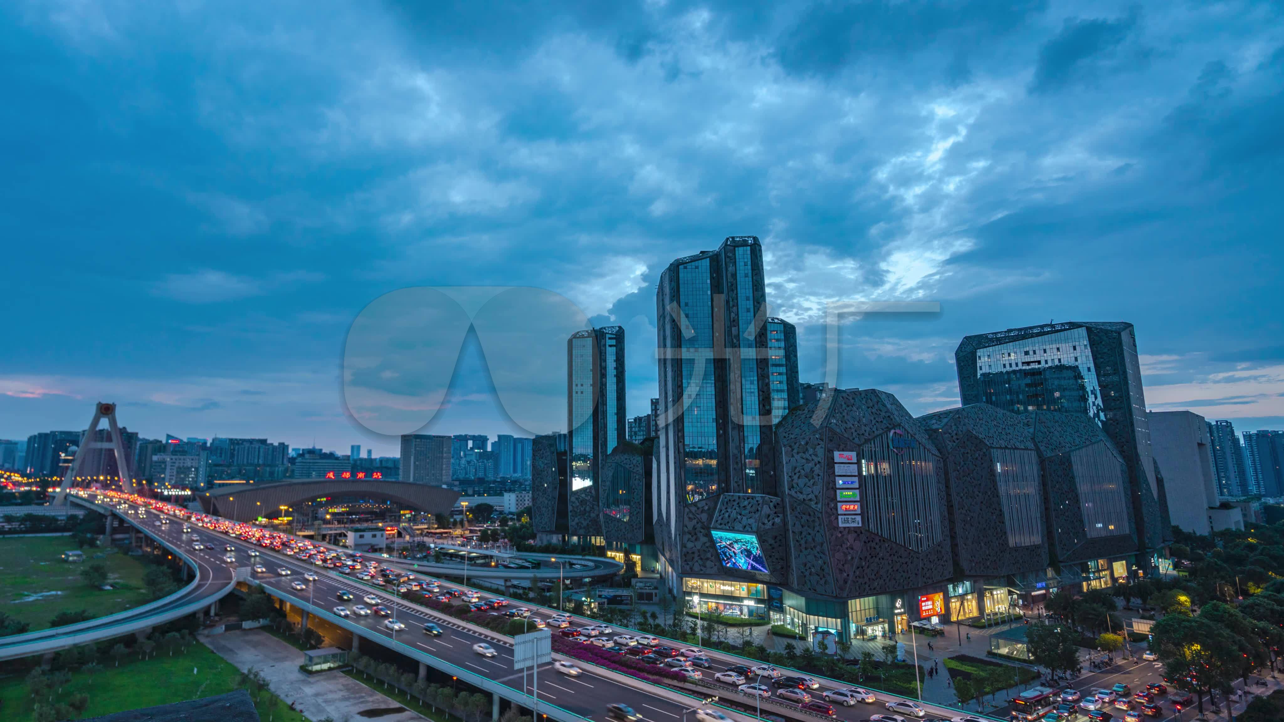 成都天府大道火车南站立交凯德天府夜景延时_4096x2304_高清视频素材