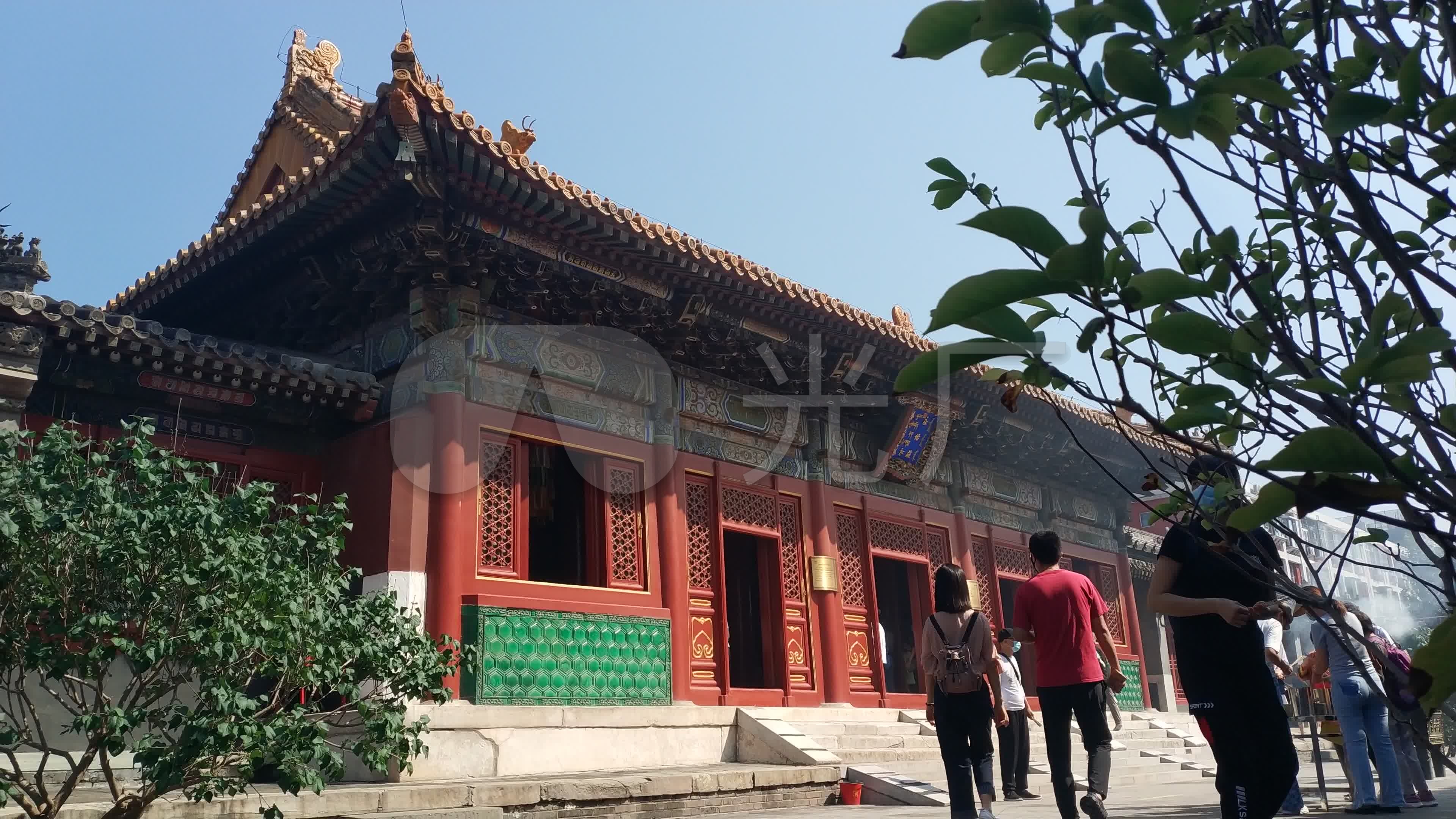北京雍和宫永佑殿游客参观清朝建筑_3840x2160_高清视频素材下载(编号