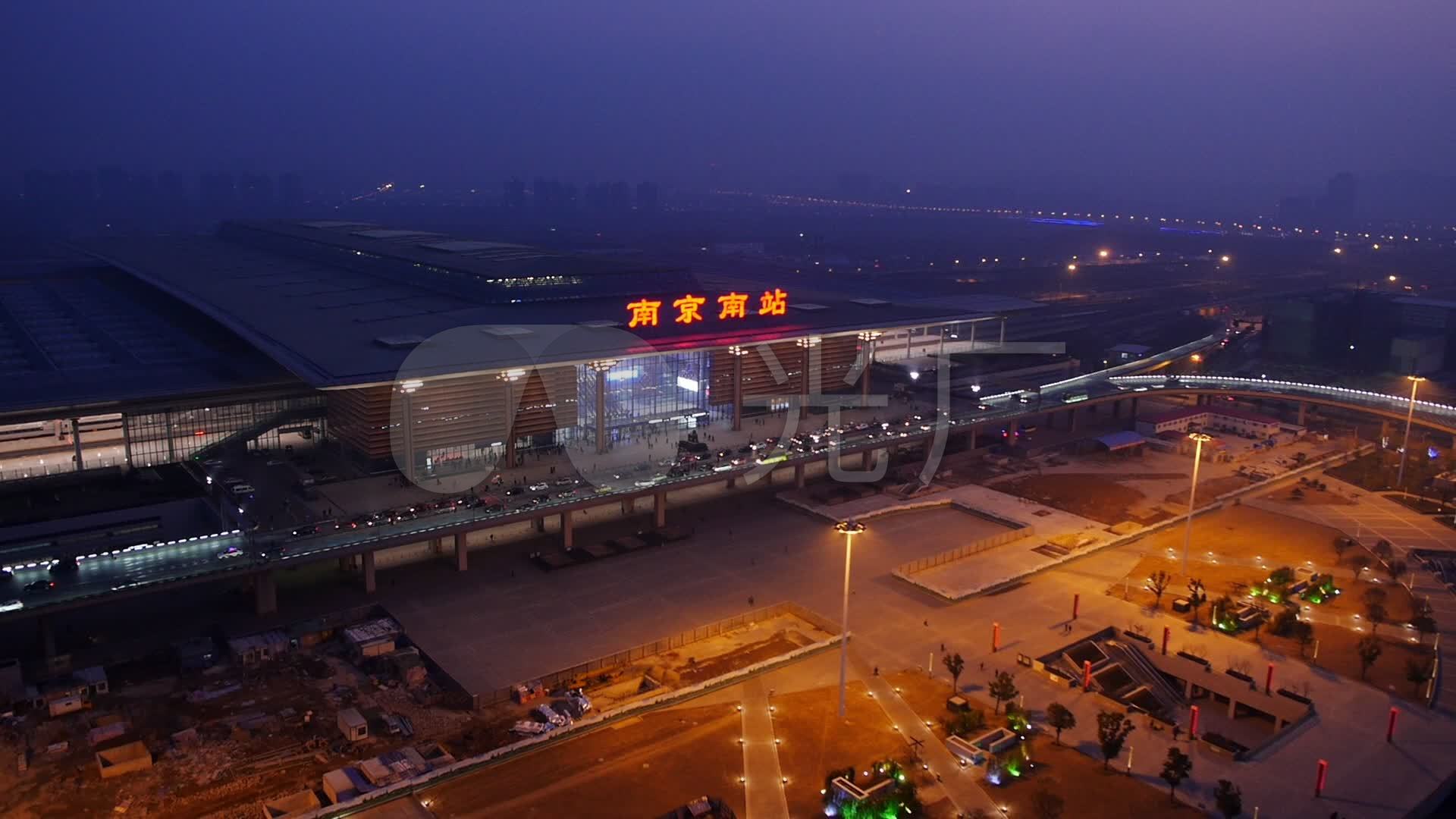南京南站 航拍 夜景 高铁站 前广场
