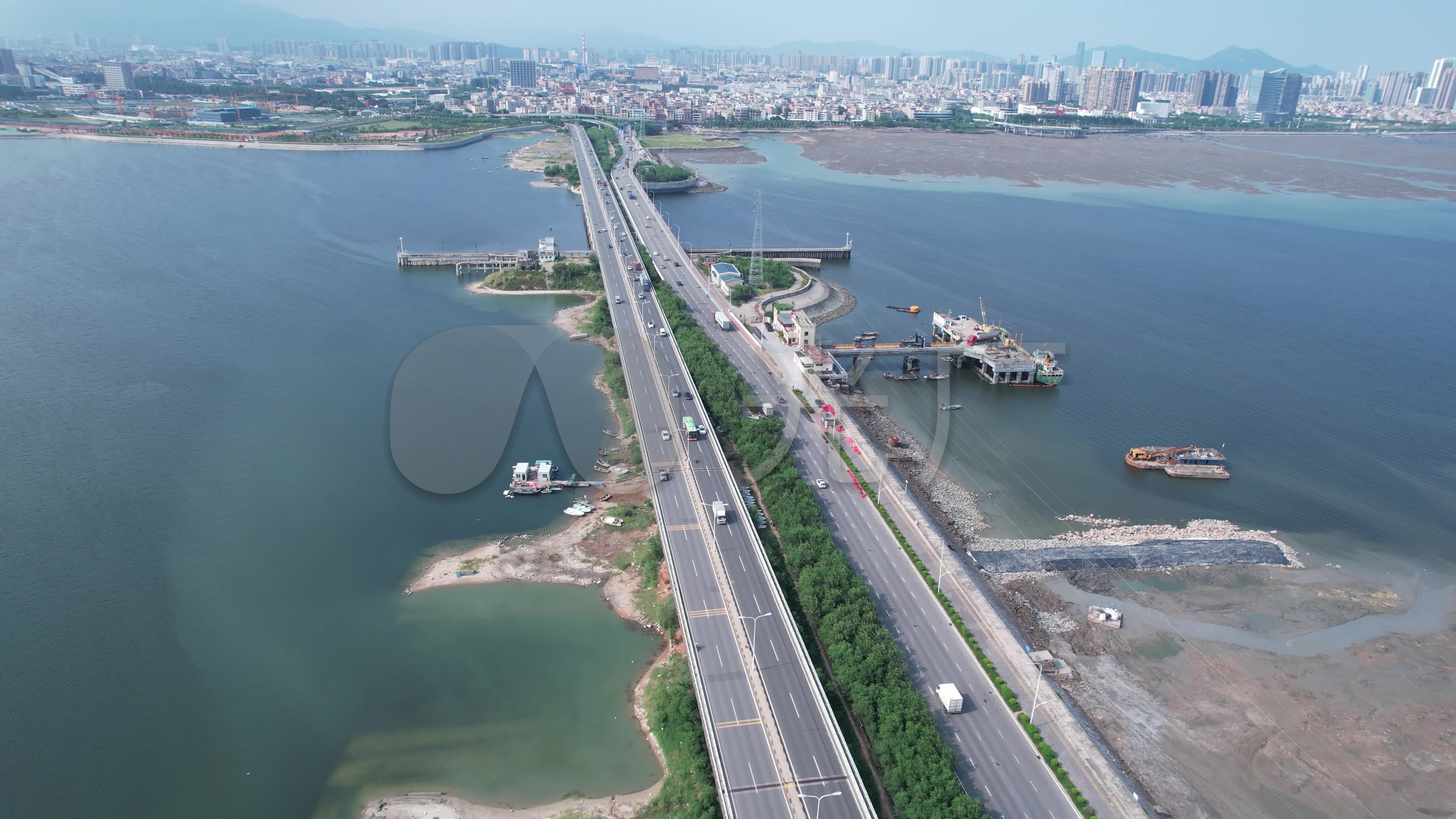 厦门新阳大桥城市交通车流建筑_5472x3078_高清视频素材下载(编号