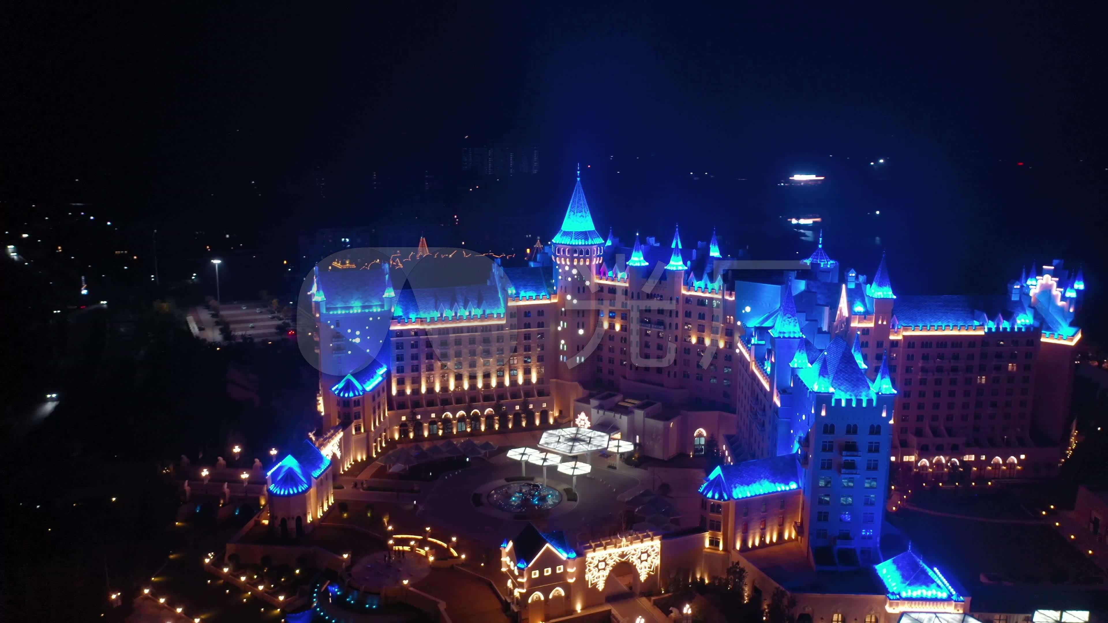 航拍银基冰雪酒店夜景