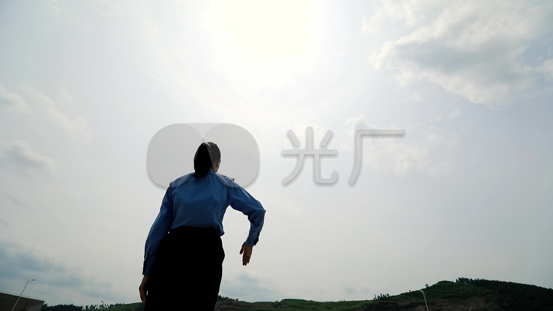 公安女警背影敬礼_1920x1080_高清视频素材下载(编号:6625925)_实拍
