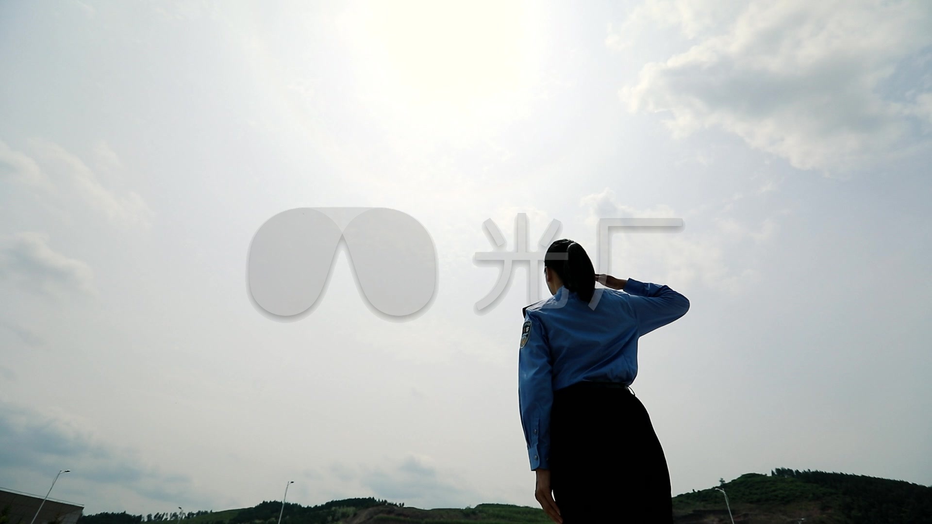 公安女警背影敬礼_1920x1080_高清视频素材下载(编号:6625925)_实拍
