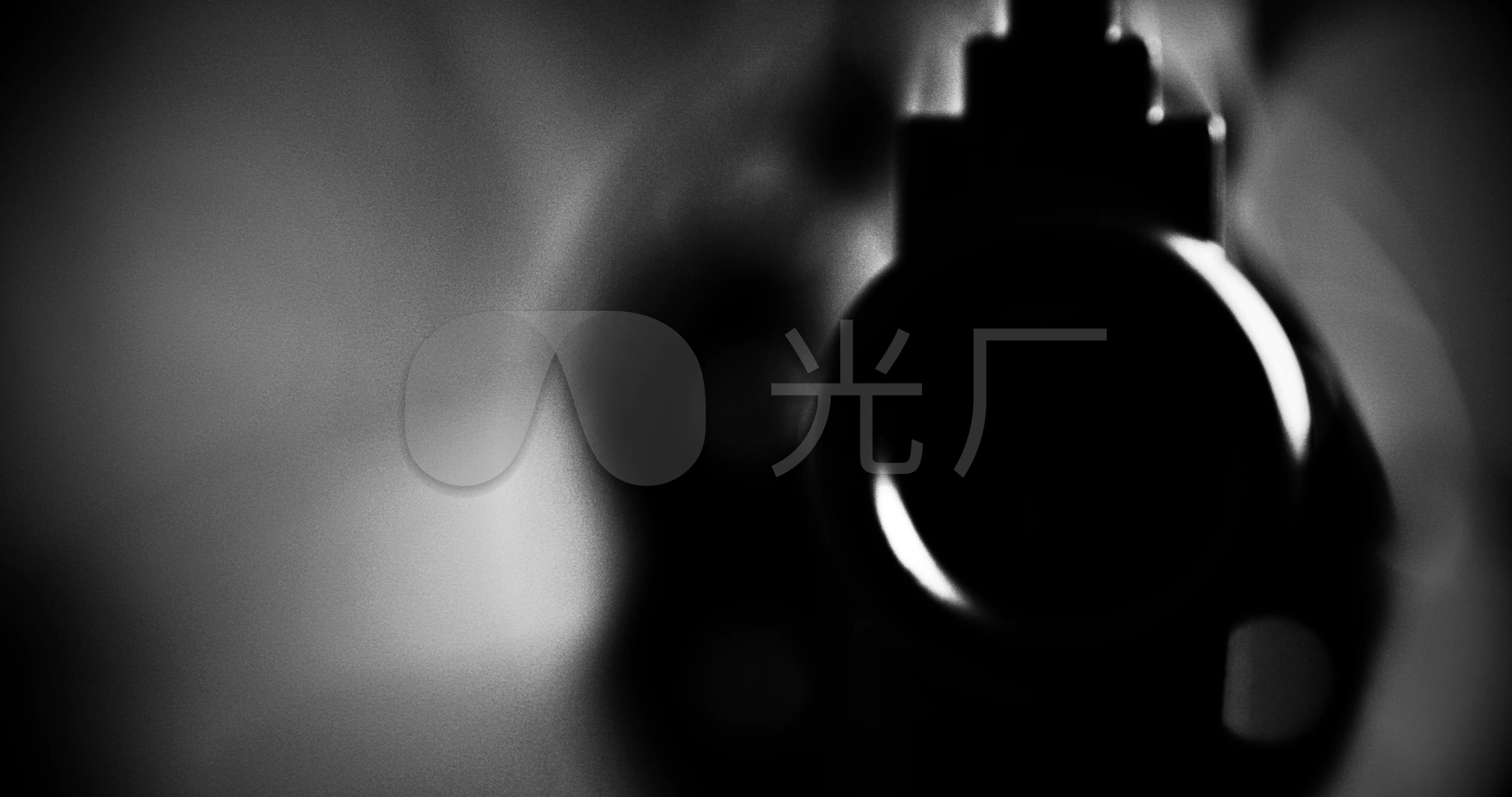 左轮手枪枪口特写_4096x2160_高清视频素材下载(编号:6691043)_实拍