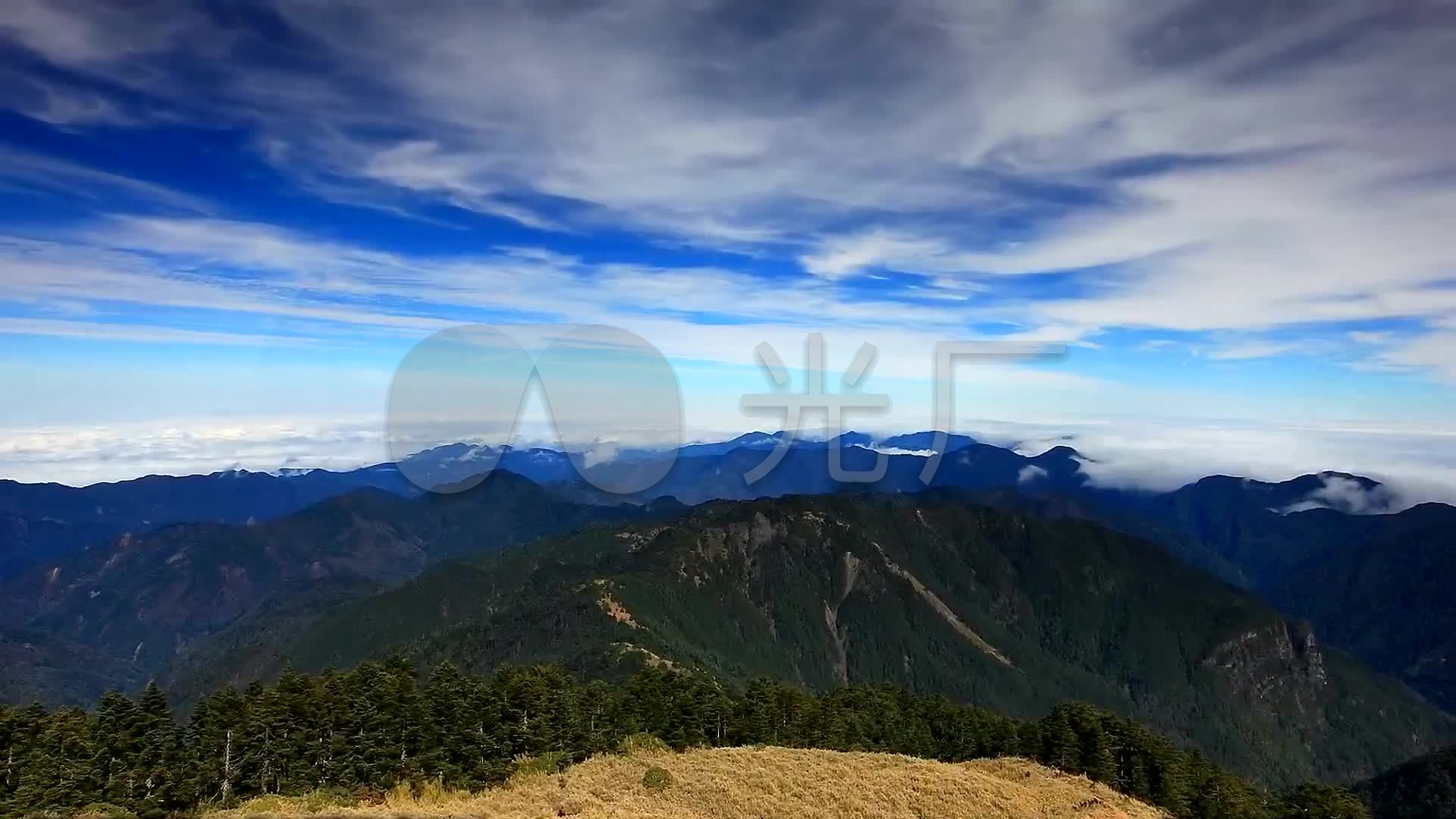 唯美高山白雲藍天延時攝影