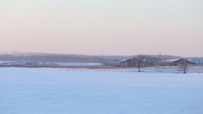 冬天冰冻湖面雪地大景震撼静谧