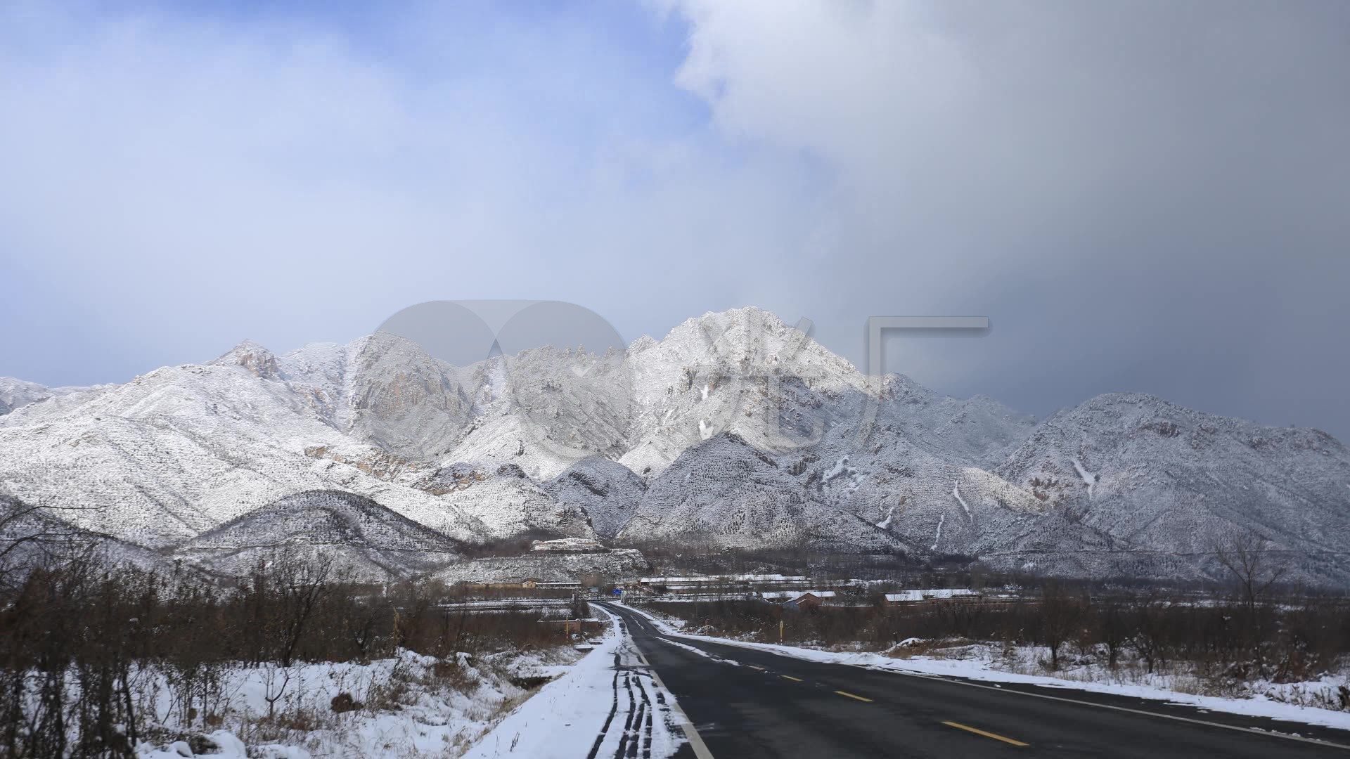 海坨山雪景