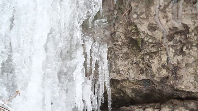 冬季美景冰瀑冰河滴水成冰
