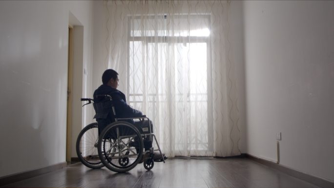 轮椅升格压抑残障空房间公益
