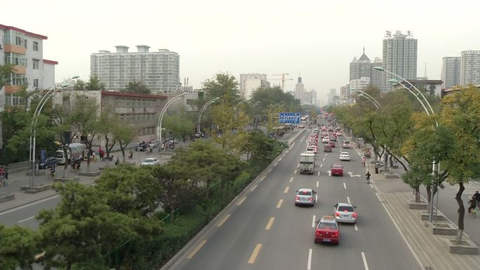 城市降格车流人群